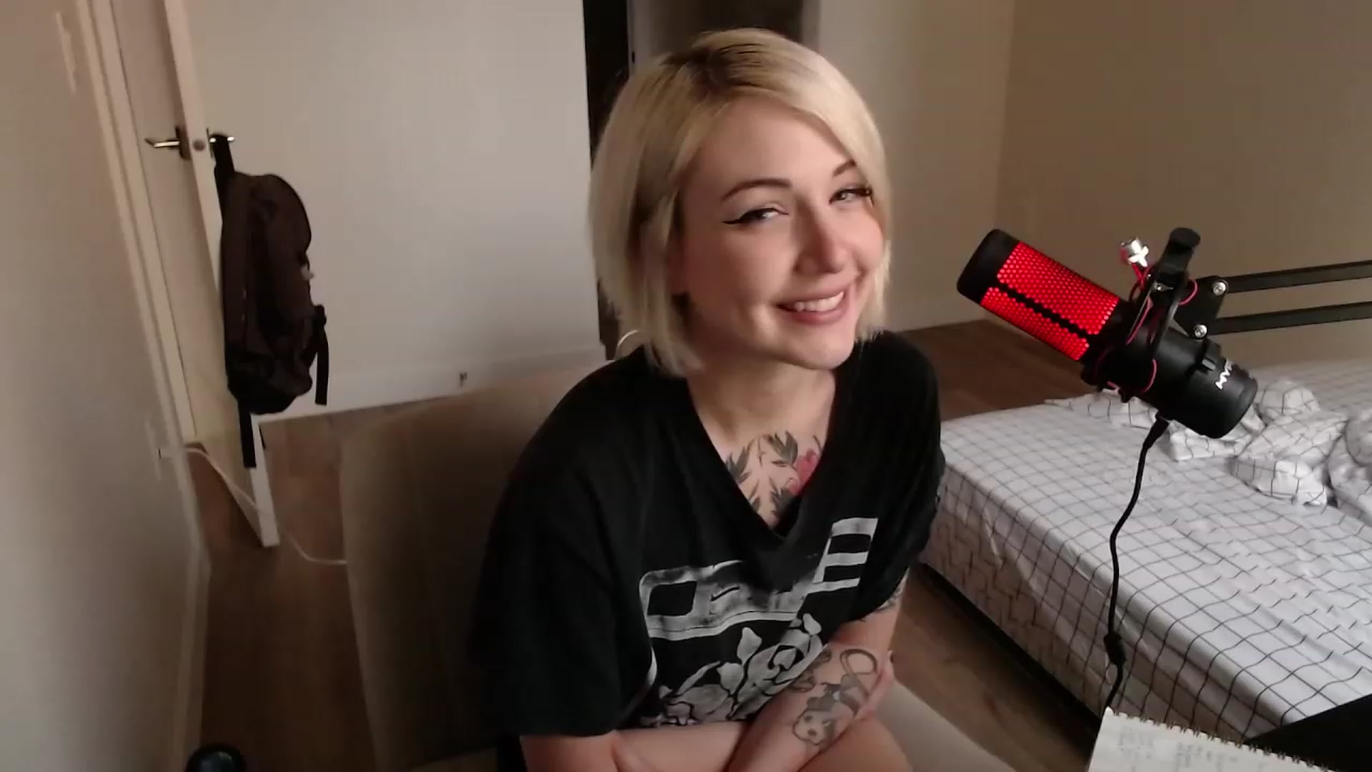 Gallery image thumbnail from cuteholly's myfreecams stream on, 12/05/2023, 21:40 image 19 of 20