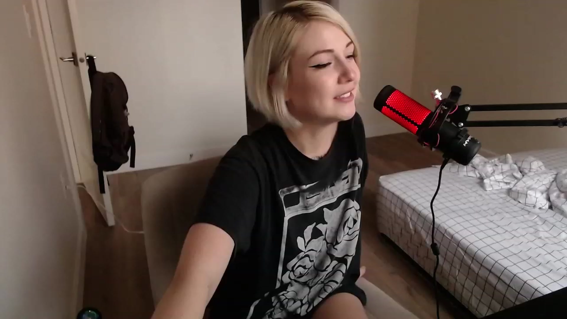 Gallery image thumbnail from cuteholly's myfreecams stream on, 12/05/2023, 21:40 image 9 of 20