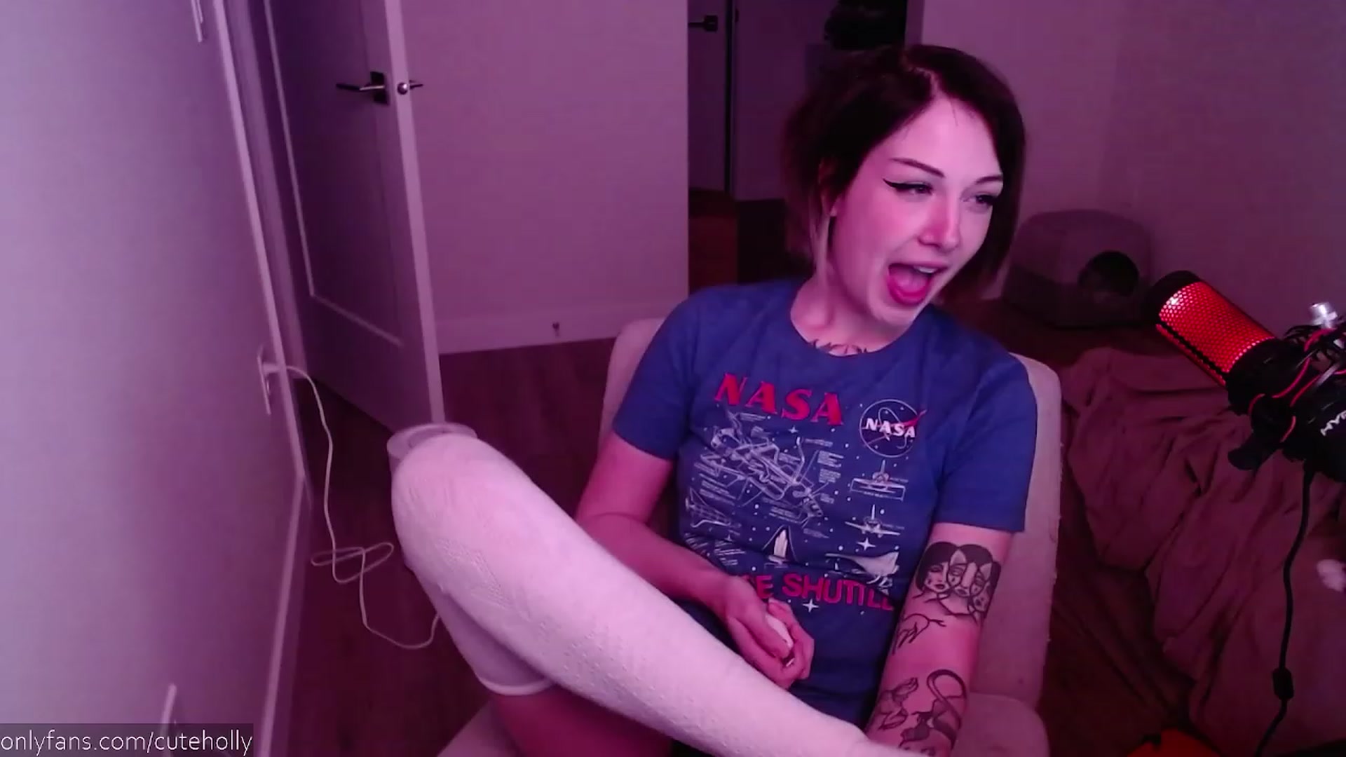 Gallery image thumbnail from cuteholly's myfreecams stream on, 01/03/2024, 05:42 image 11 of 20