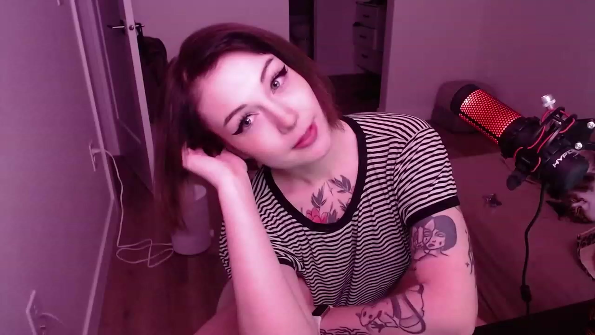Gallery image thumbnail from cuteholly's myfreecams stream on, 01/04/2024, 09:38 image 7 of 20