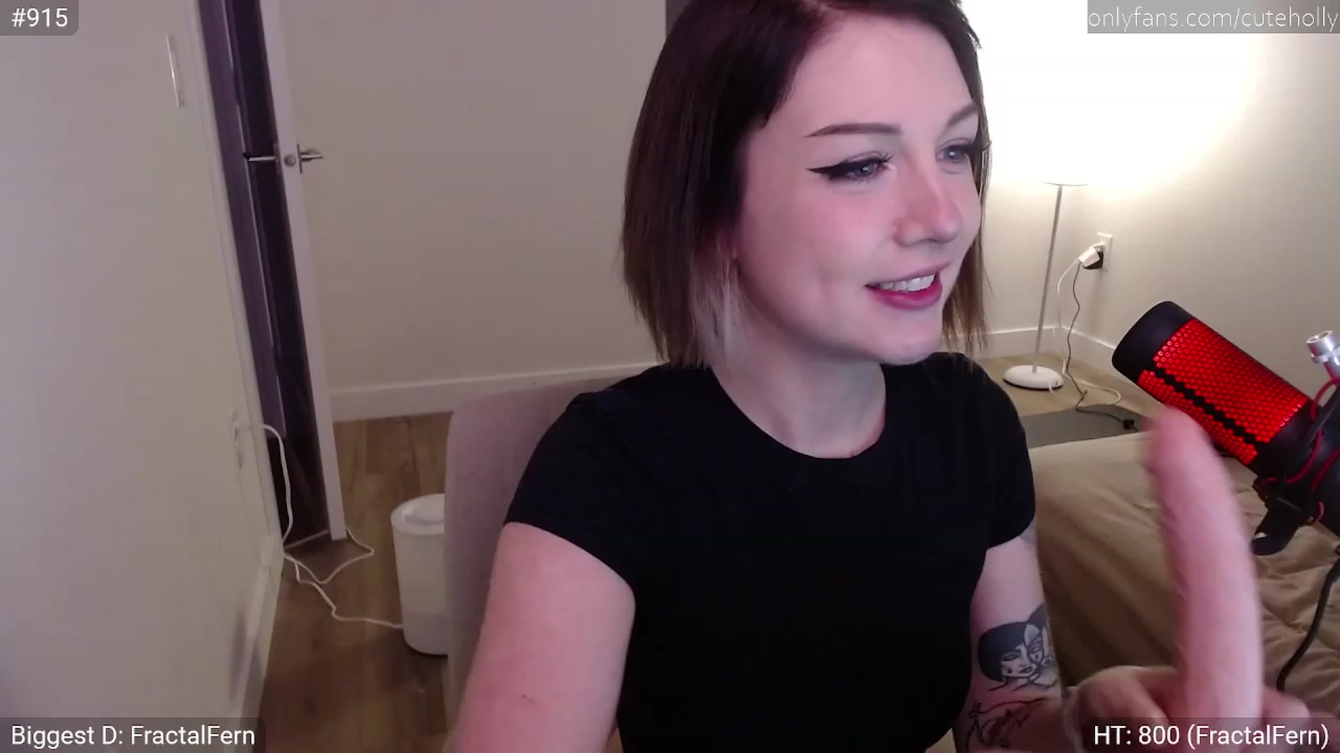 Gallery image thumbnail from cuteholly's myfreecams stream on, 01/12/2024, 02:58 image 18 of 20
