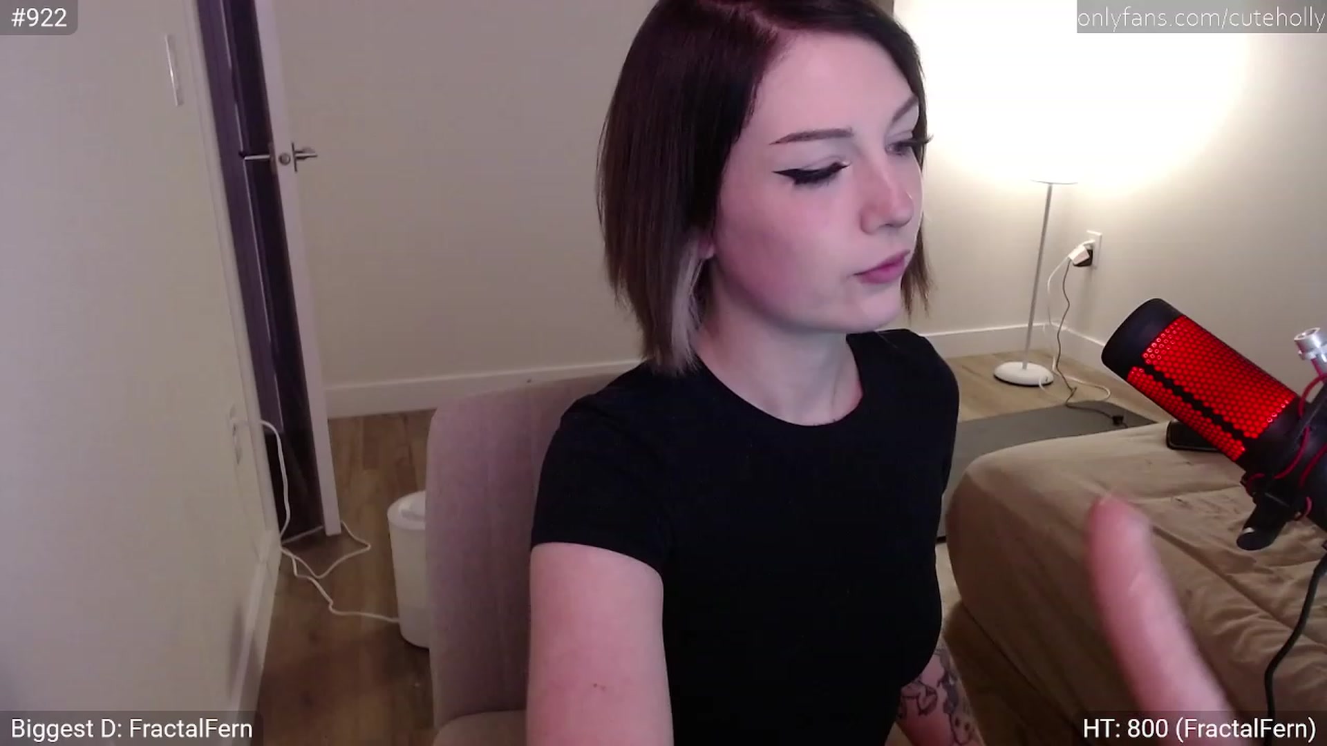 Gallery image thumbnail from cuteholly's myfreecams stream on, 01/12/2024, 02:58 image 13 of 20