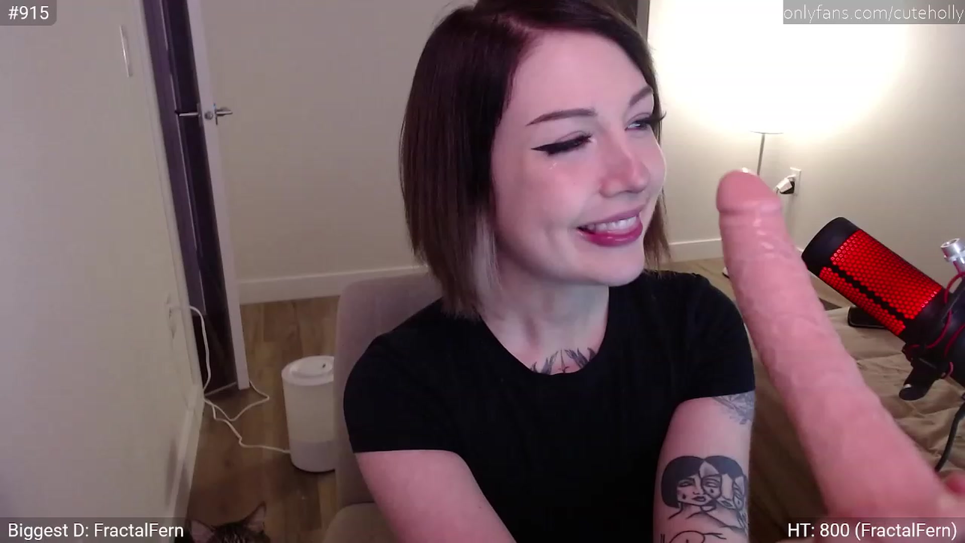 Gallery image thumbnail from cuteholly's myfreecams stream on, 01/12/2024, 02:58 image 16 of 20
