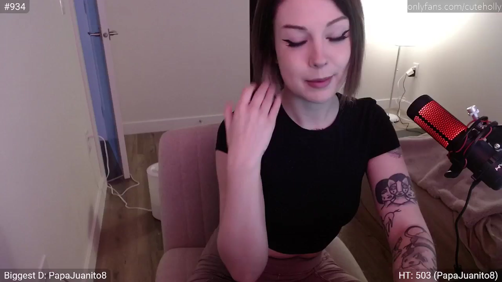 Gallery image thumbnail from cuteholly's myfreecams stream on, 01/12/2024, 17:06 image 9 of 20