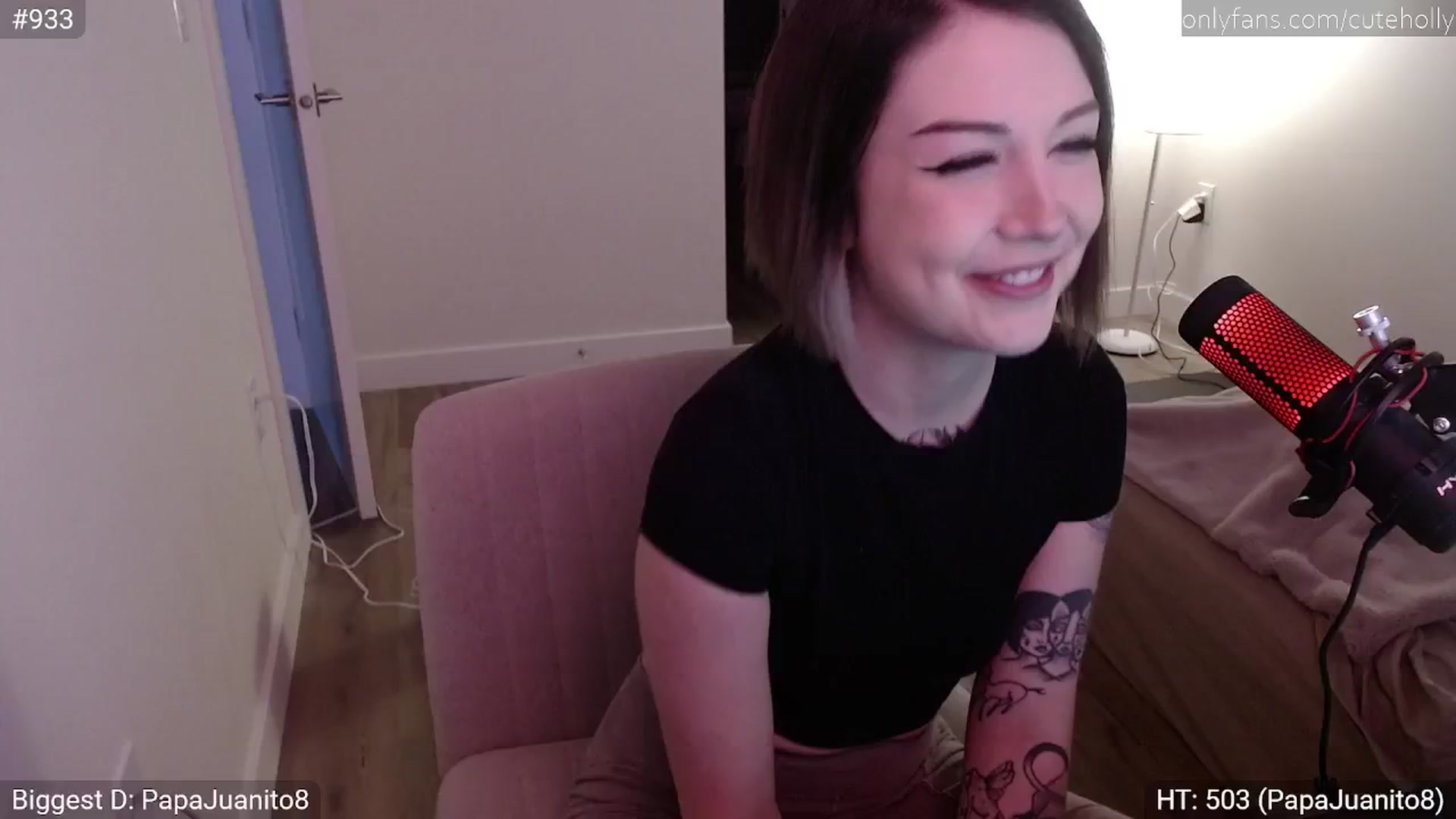 Gallery image thumbnail from cuteholly's myfreecams stream on, 01/12/2024, 17:06 image 12 of 20