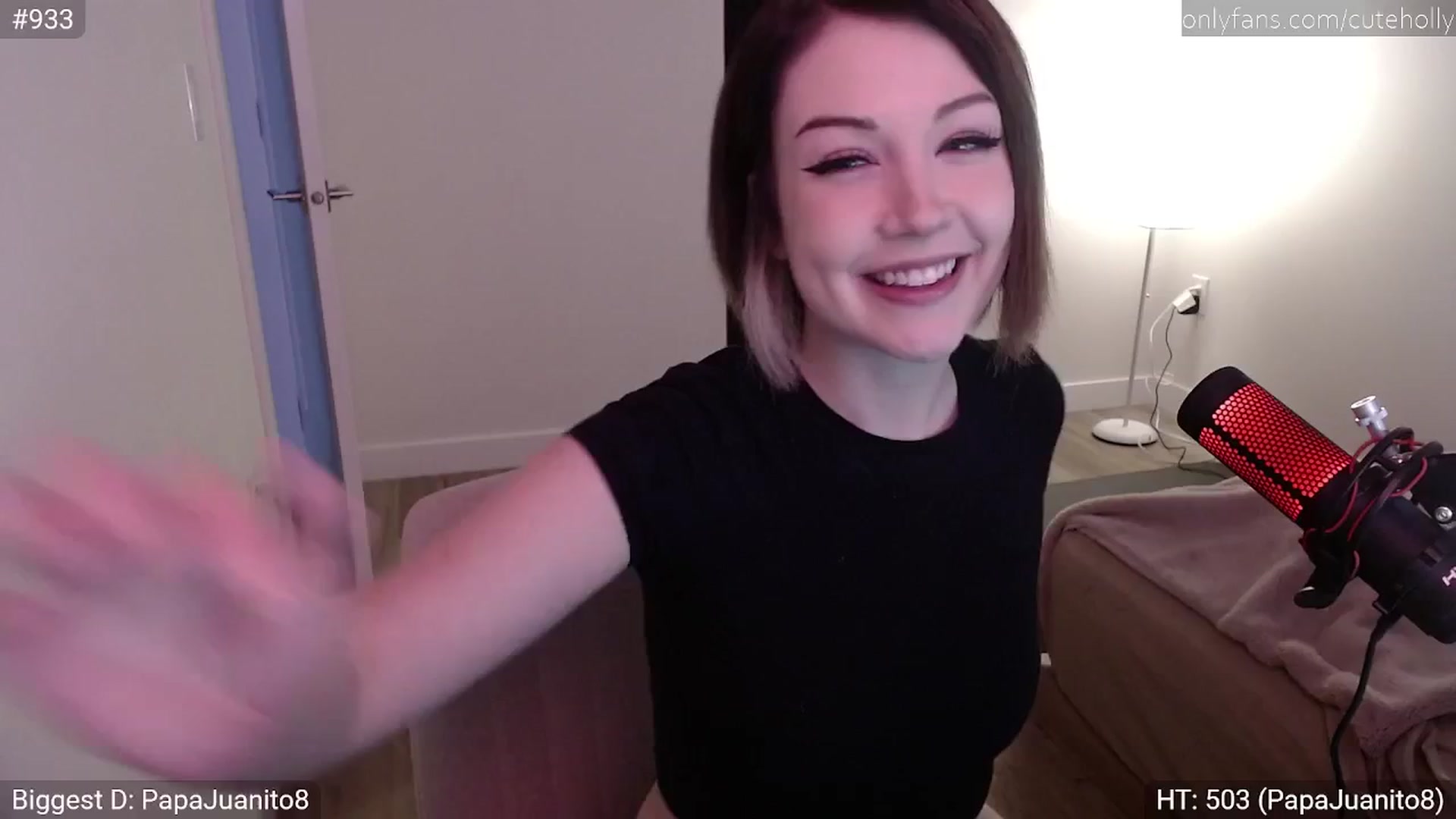 Gallery image thumbnail from cuteholly's myfreecams stream on, 01/12/2024, 17:06 image 13 of 20
