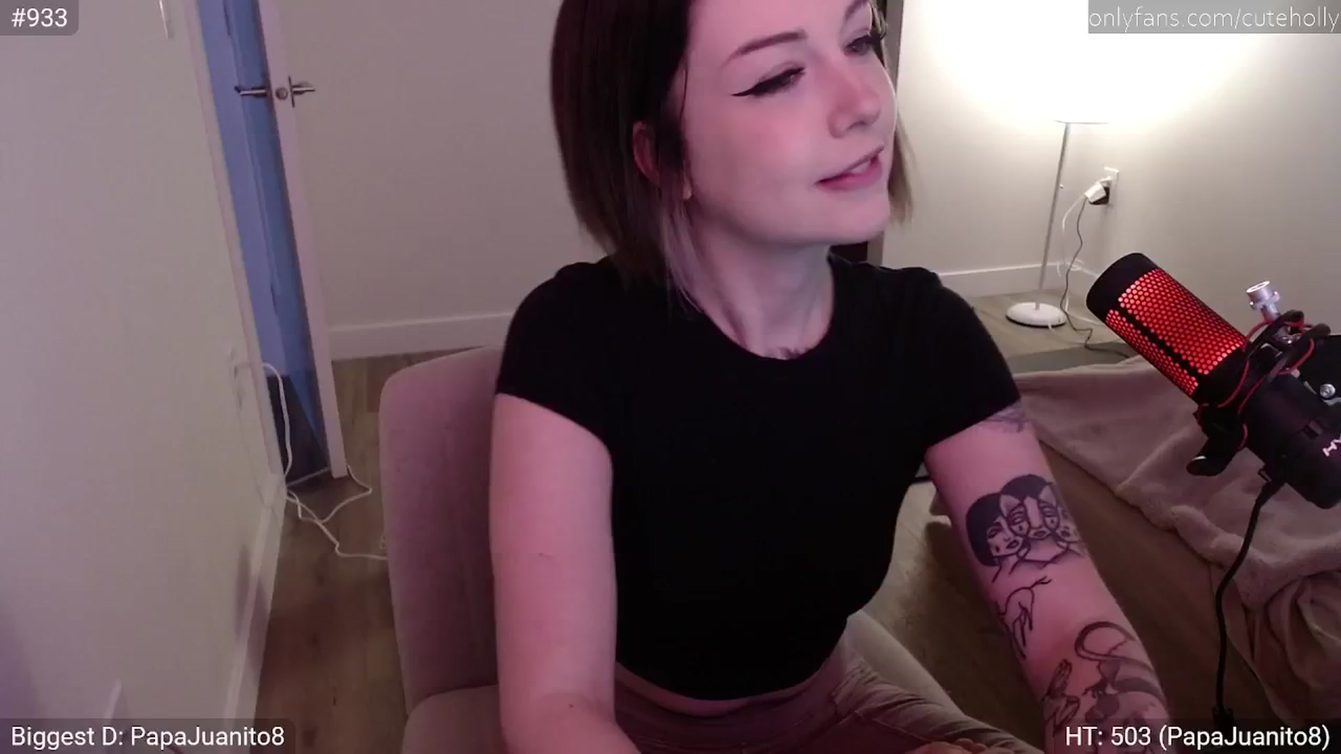Gallery image thumbnail from cuteholly's myfreecams stream on, 01/12/2024, 17:06 image 5 of 20