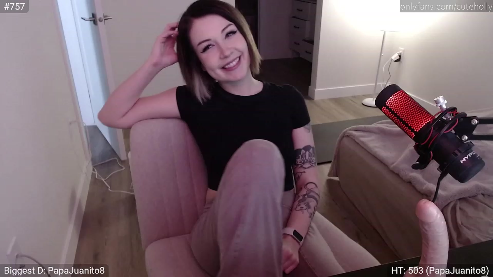 Gallery image thumbnail from cuteholly's myfreecams stream on, 01/12/2024, 19:30 image 1 of 20