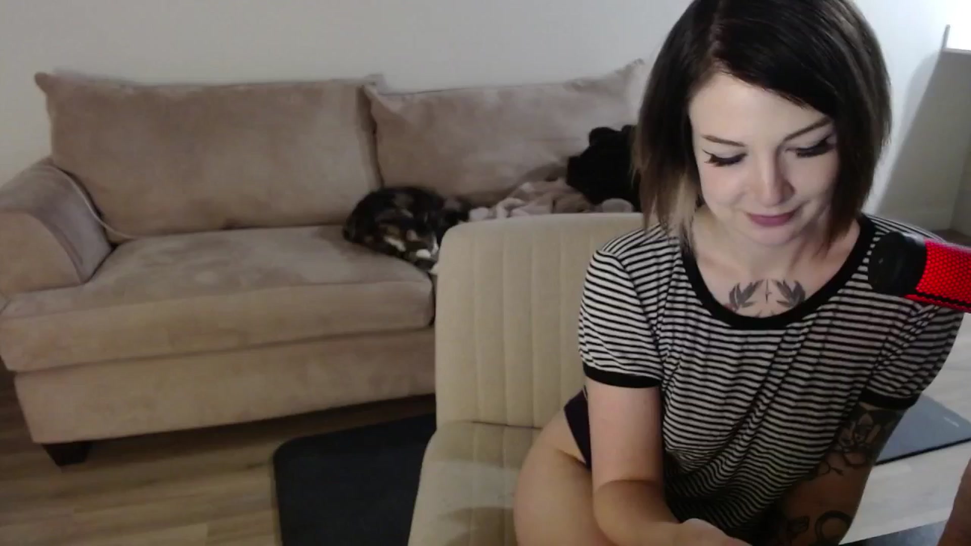 Gallery image thumbnail from cuteholly's myfreecams stream on, 01/17/2024, 07:57 image 2 of 20