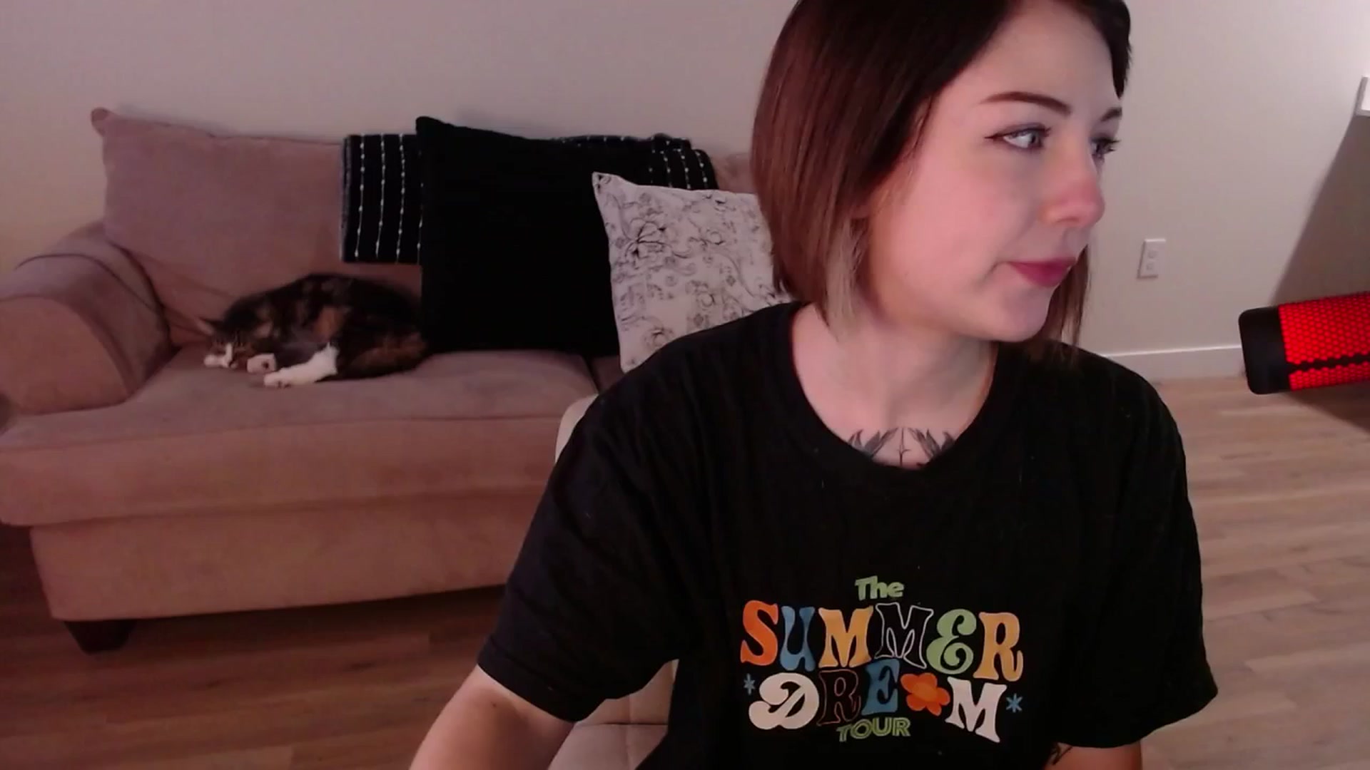 Gallery image thumbnail from cuteholly's myfreecams stream on, 01/24/2024, 22:24 image 17 of 20