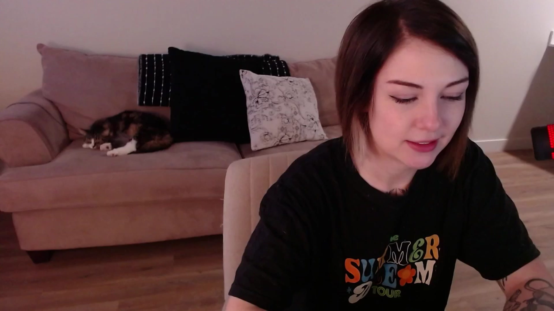 Gallery image thumbnail from cuteholly's myfreecams stream on, 01/24/2024, 22:24 image 19 of 20
