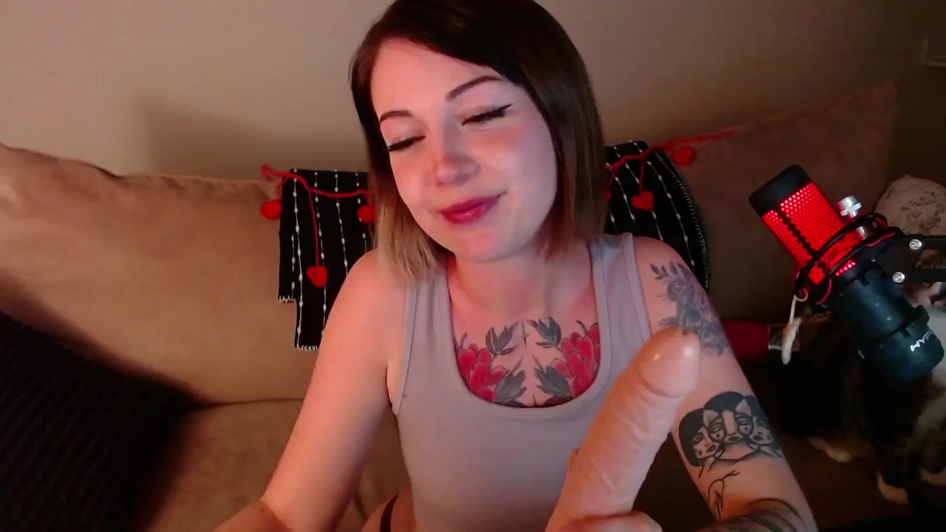 Gallery image thumbnail from cuteholly's myfreecams stream on, 02/14/2024, 01:11 image 10 of 20