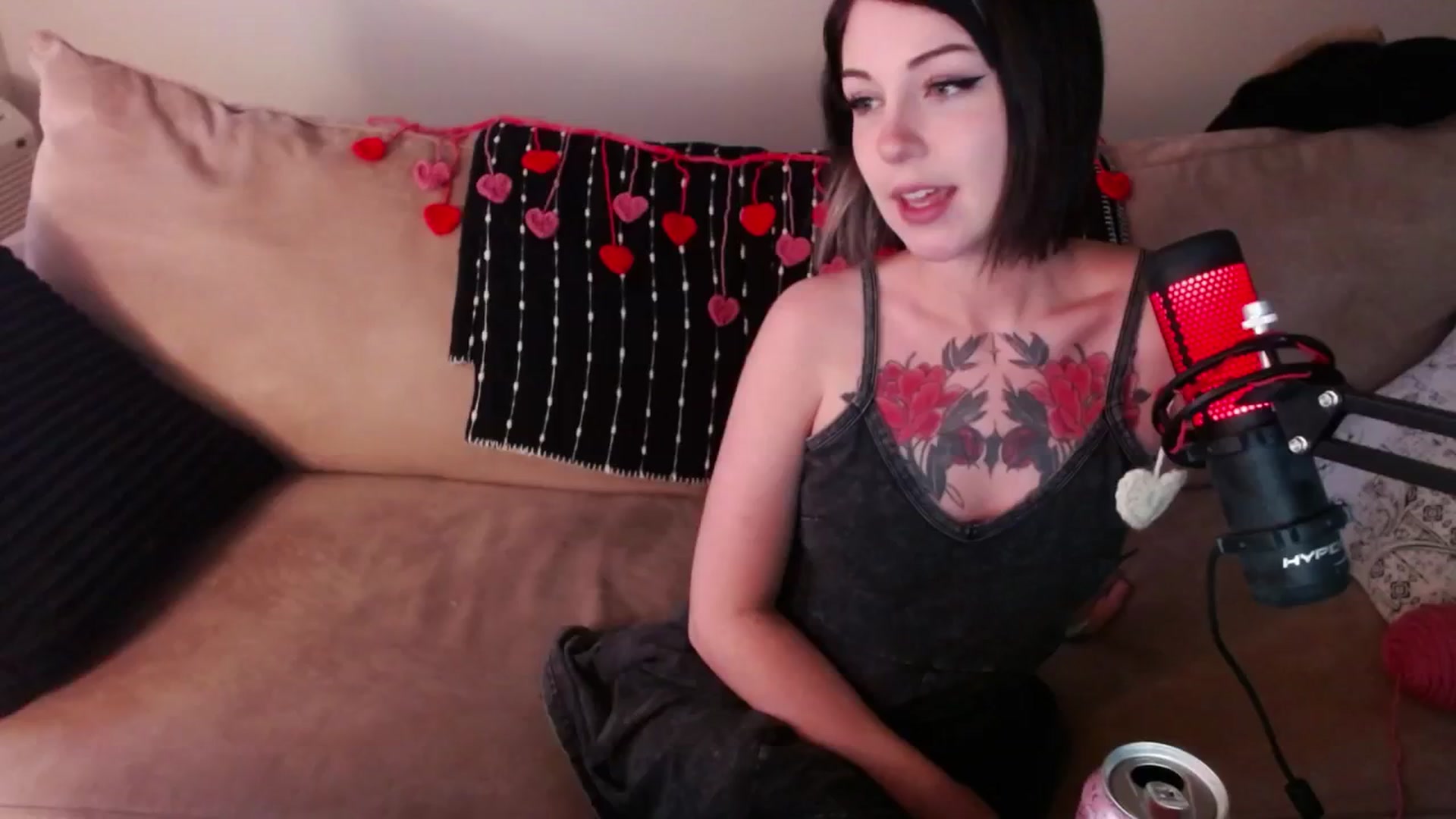 Gallery image thumbnail from cuteholly's myfreecams stream on, 02/15/2024, 24:01 image 15 of 20