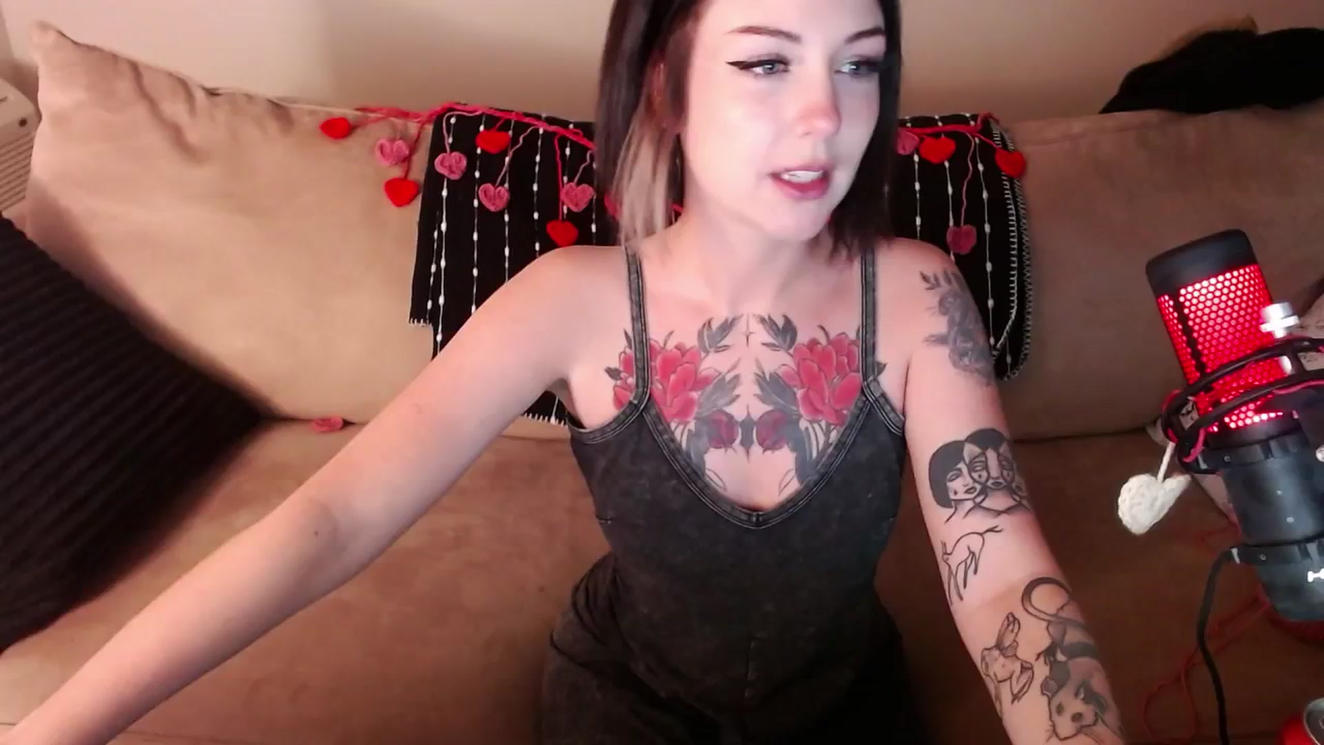 Gallery image thumbnail from cuteholly's myfreecams stream on, 02/15/2024, 24:50 image 12 of 20