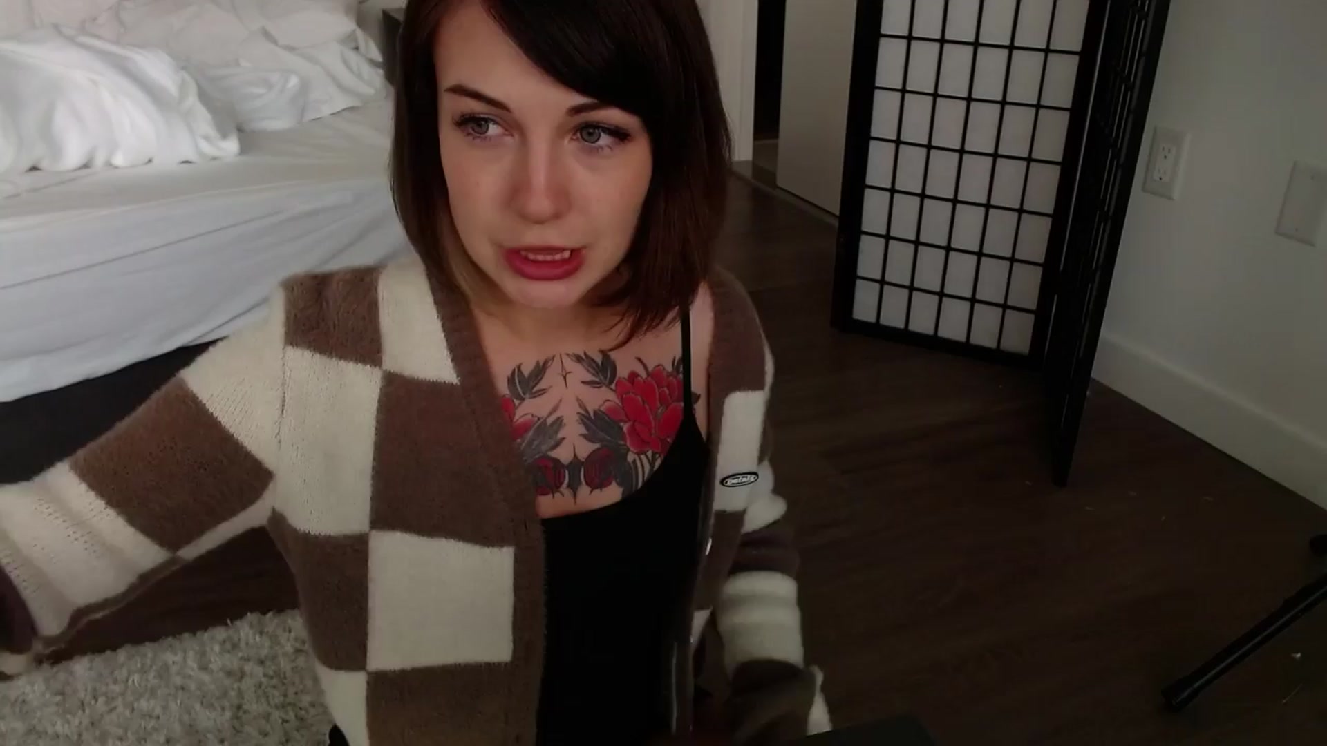 Gallery image thumbnail from cuteholly's myfreecams stream on, 03/21/2024, 23:17 image 4 of 20