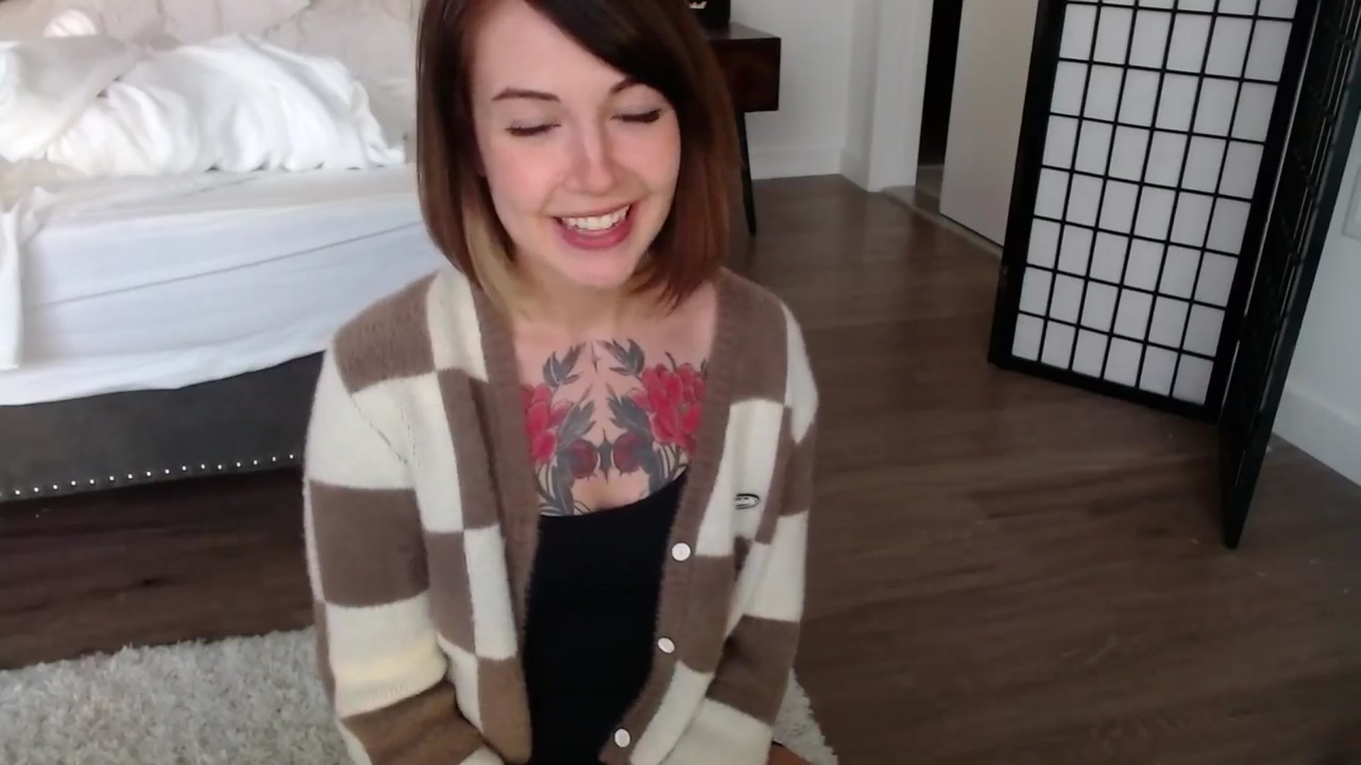 Gallery image thumbnail from cuteholly's myfreecams stream on, 03/21/2024, 23:17 image 19 of 20