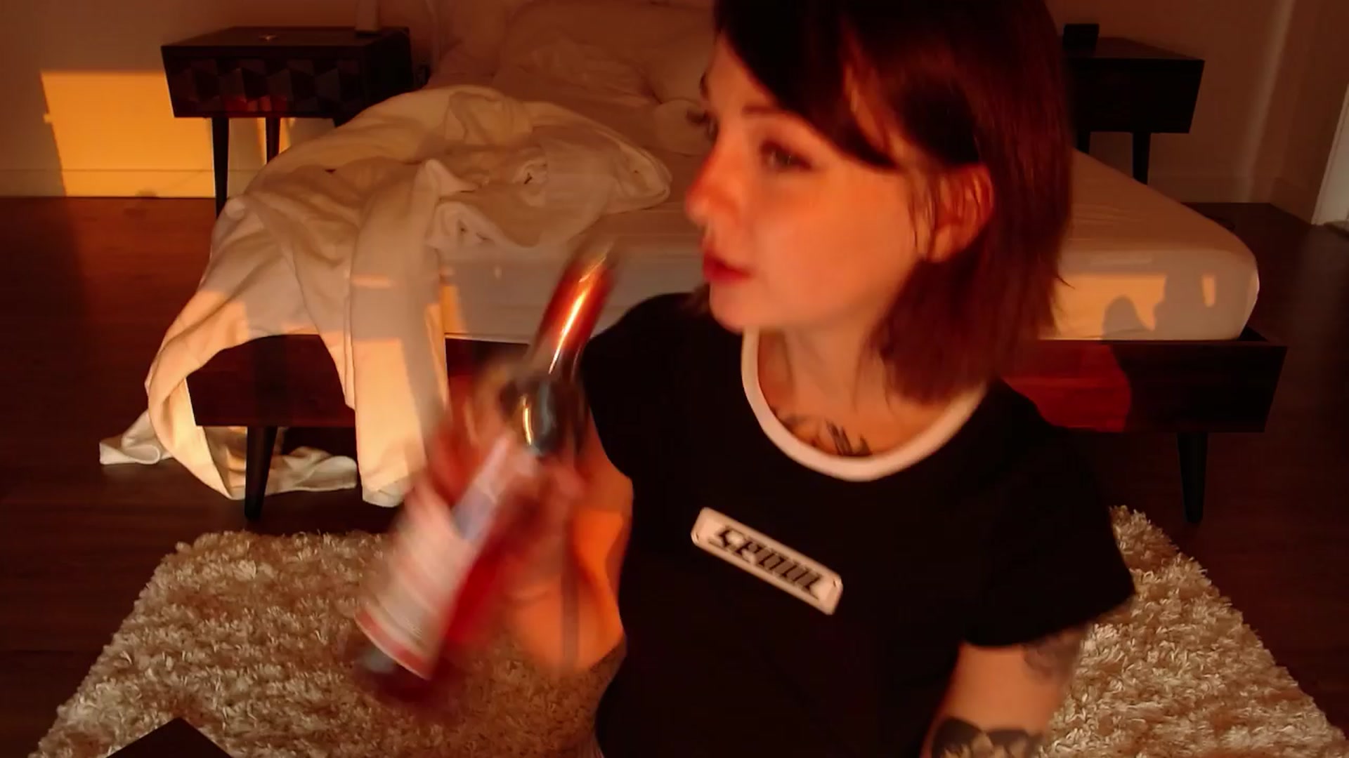 Gallery image thumbnail from cuteholly's myfreecams stream on, 04/06/2024, 23:37 image 18 of 20