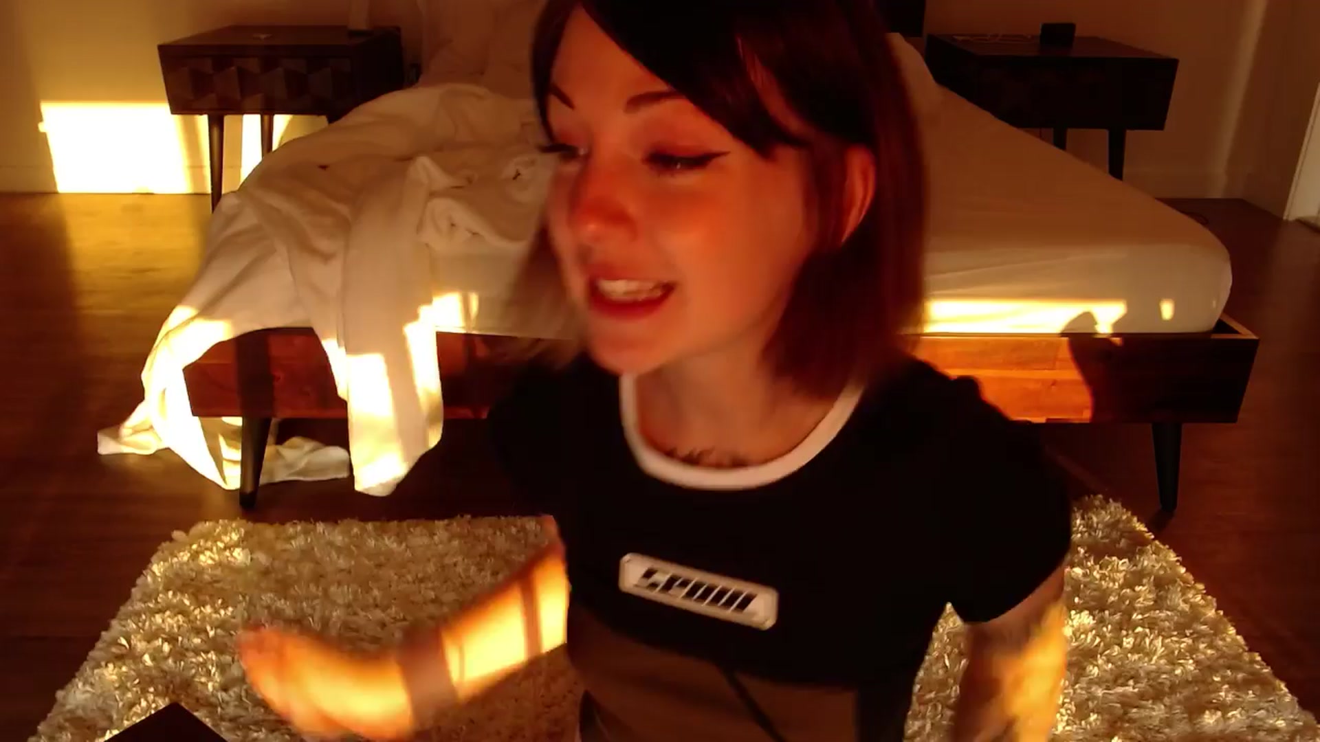 Gallery image thumbnail from cuteholly's myfreecams stream on, 04/06/2024, 23:37 image 8 of 20