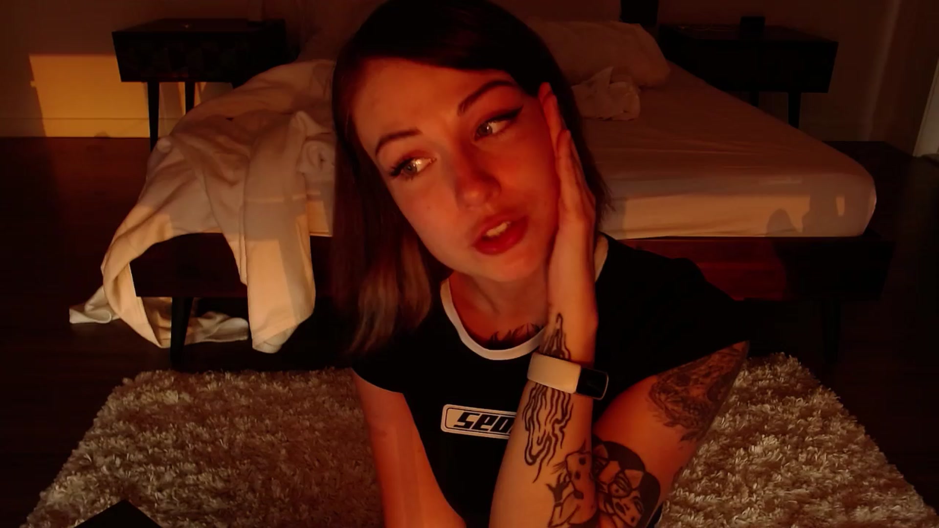 Gallery image thumbnail from cuteholly's myfreecams stream on, 04/06/2024, 23:37 image 16 of 20
