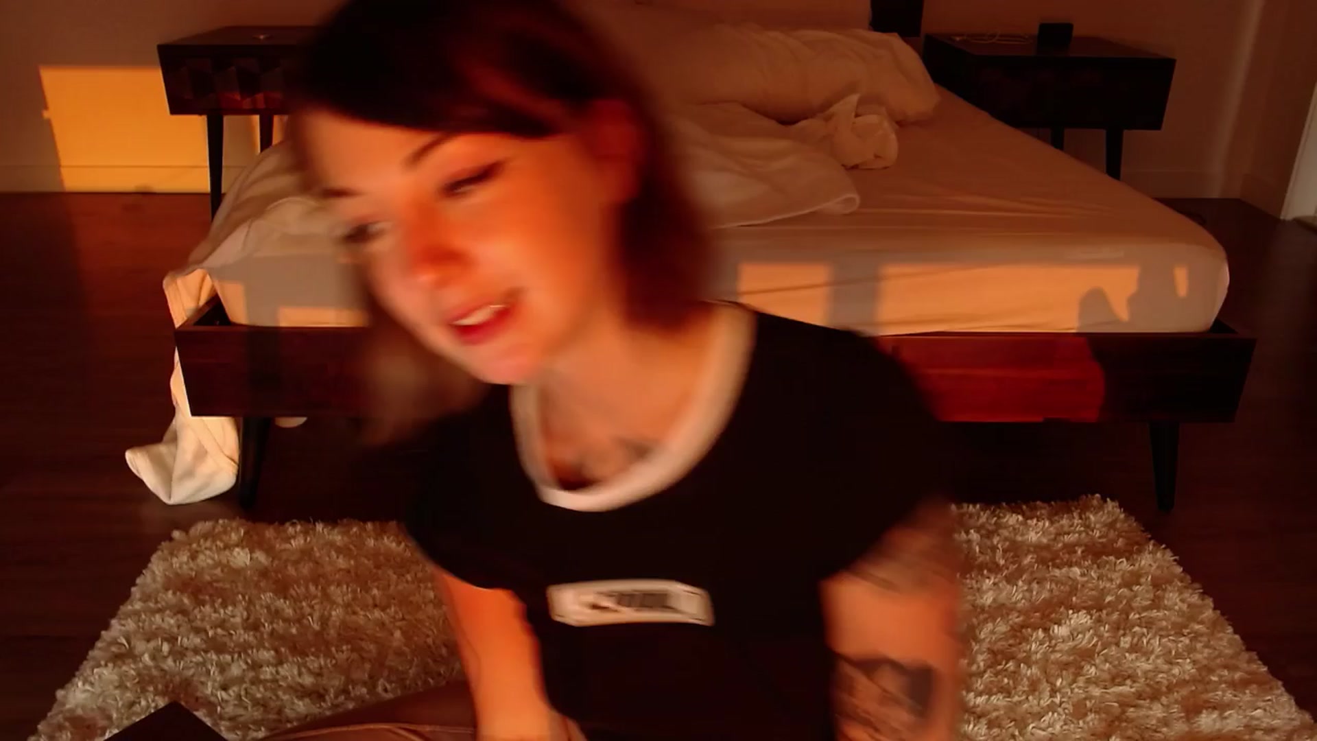 Gallery image thumbnail from cuteholly's myfreecams stream on, 04/06/2024, 23:37 image 19 of 20