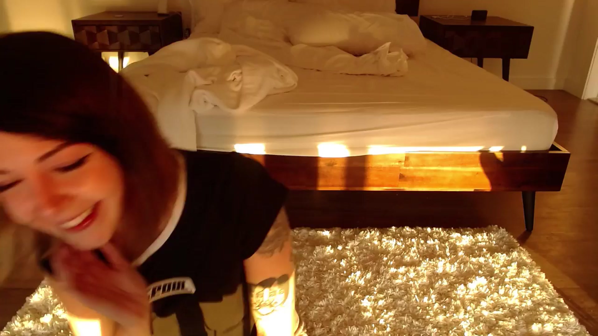 Gallery image thumbnail from cuteholly's myfreecams stream on, 04/06/2024, 23:37 image 1 of 20