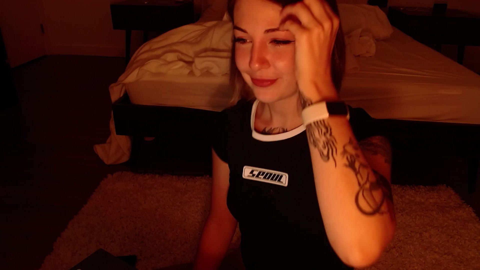 Gallery image thumbnail from cuteholly's myfreecams stream on, 04/07/2024, 24:22 image 4 of 20