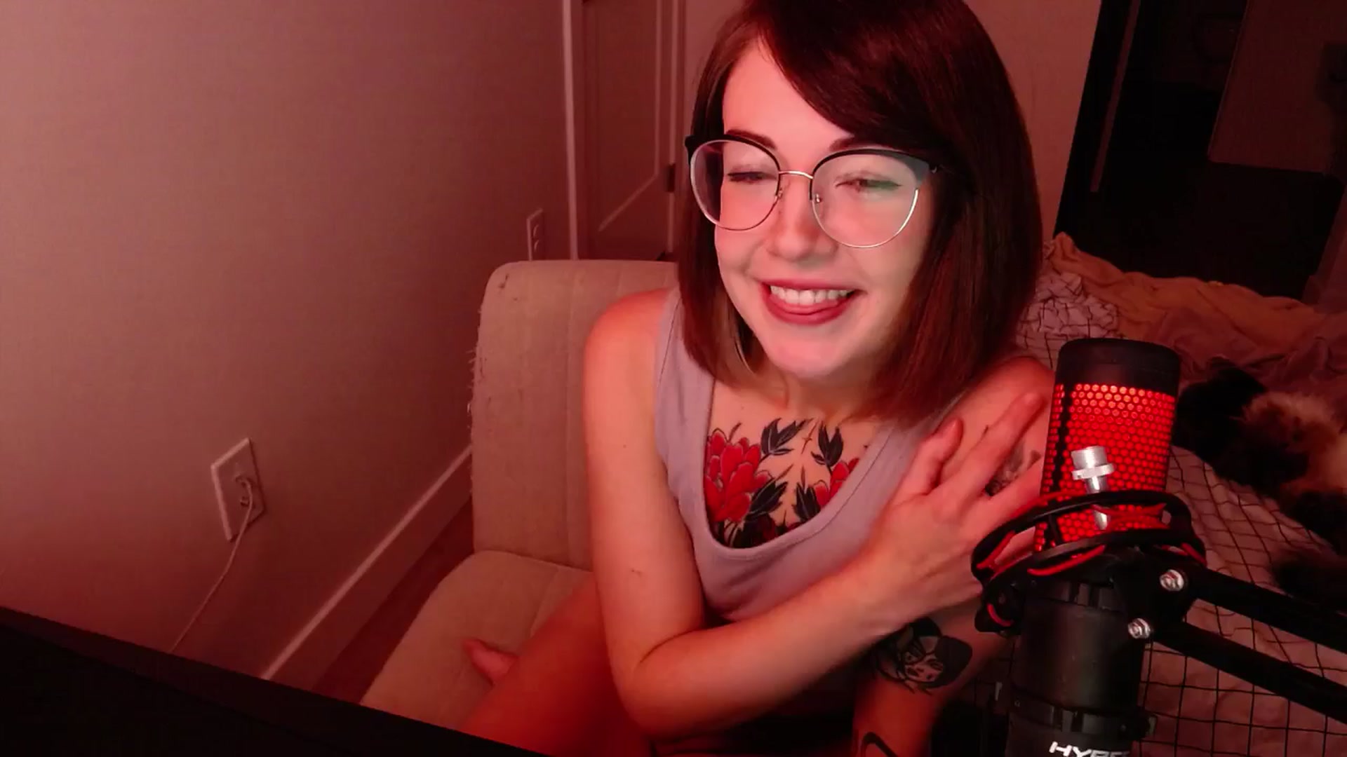 Gallery image thumbnail from cuteholly's myfreecams stream on, 05/01/2024, 03:17 image 6 of 20