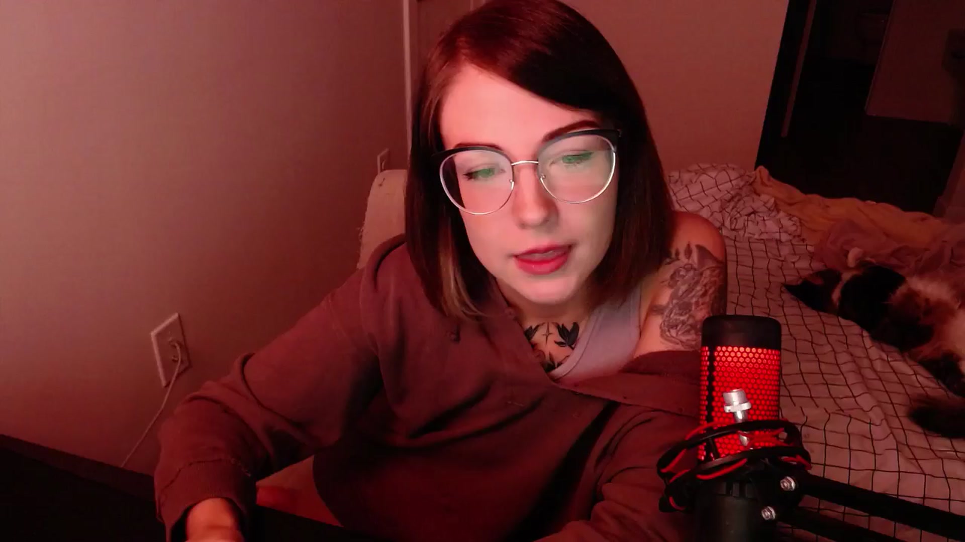 Gallery image thumbnail from cuteholly's myfreecams stream on, 05/01/2024, 03:17 image 1 of 20