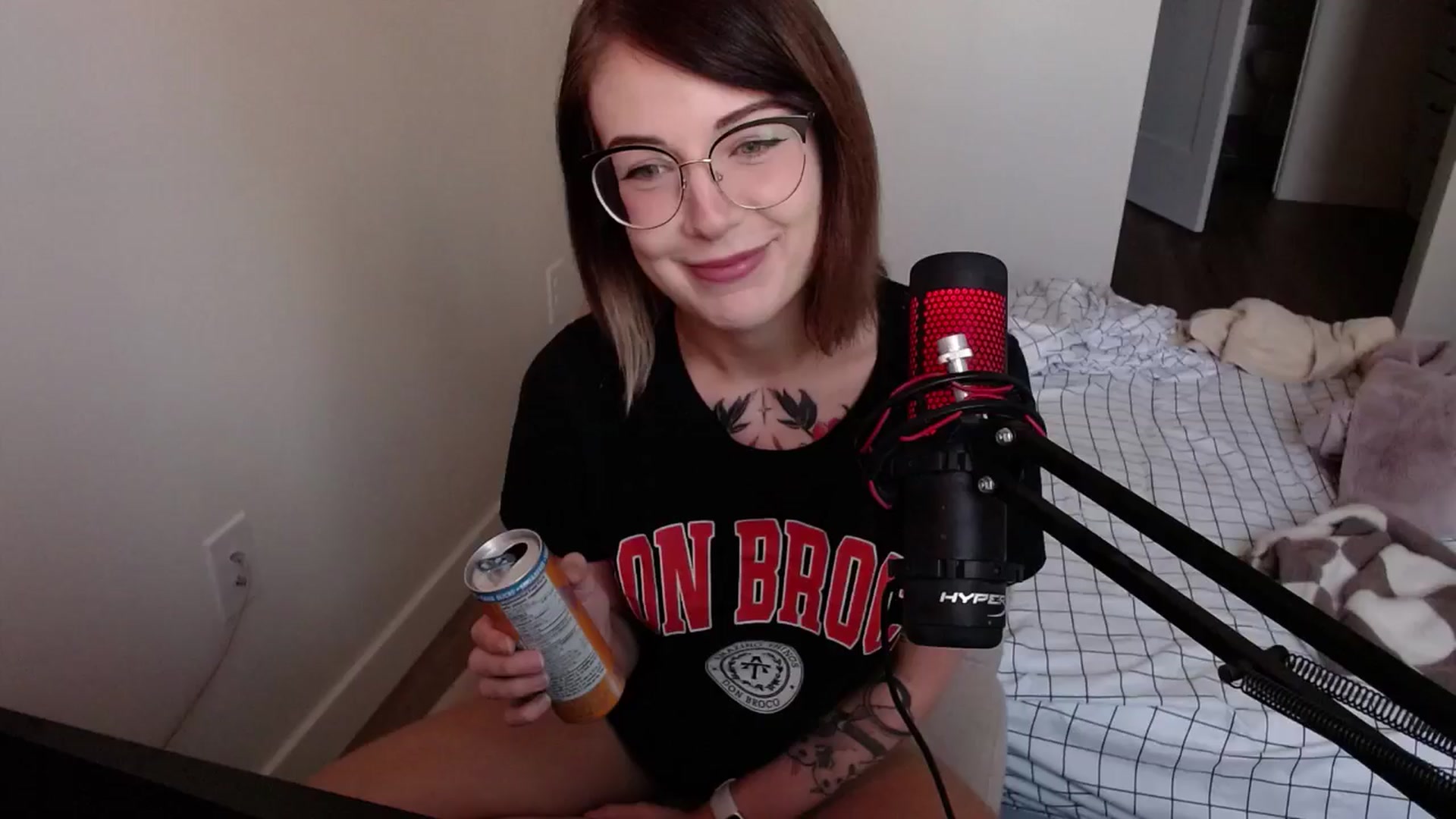 Gallery image thumbnail from cuteholly's myfreecams stream on, 05/02/2024, 20:35 image 19 of 20