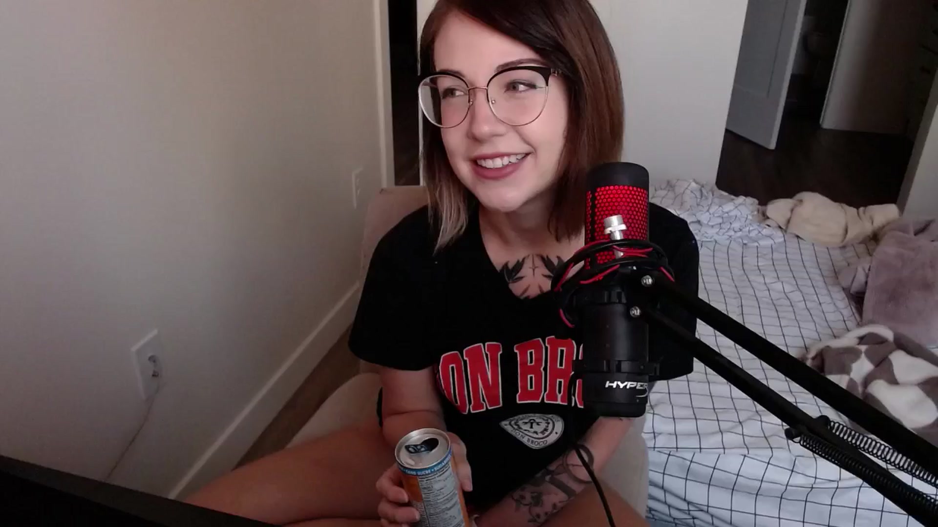 Gallery image thumbnail from cuteholly's myfreecams stream on, 05/02/2024, 20:35 image 11 of 20