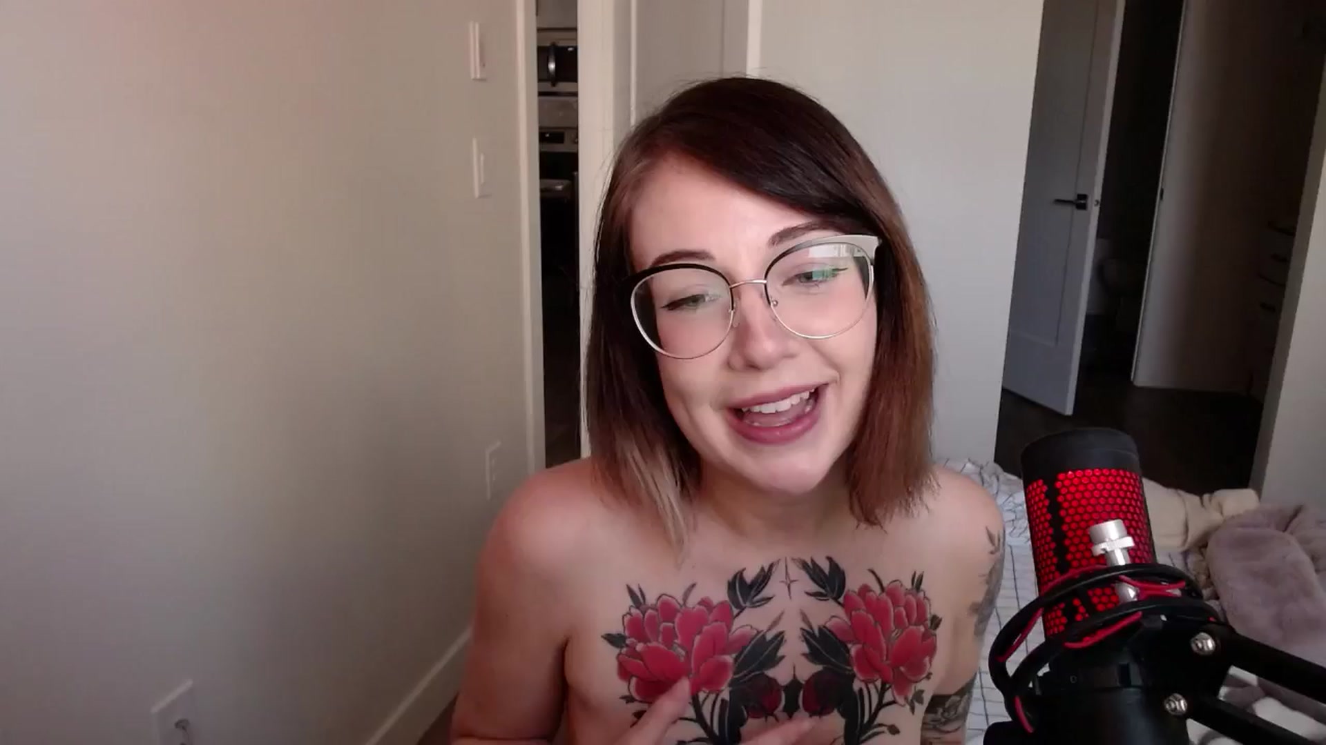 Gallery image thumbnail from cuteholly's myfreecams stream on, 05/02/2024, 21:52 image 14 of 20
