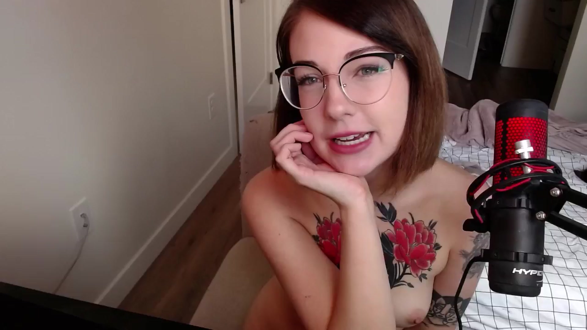 Gallery image thumbnail from cuteholly's myfreecams stream on, 05/04/2024, 19:17 image 20 of 20