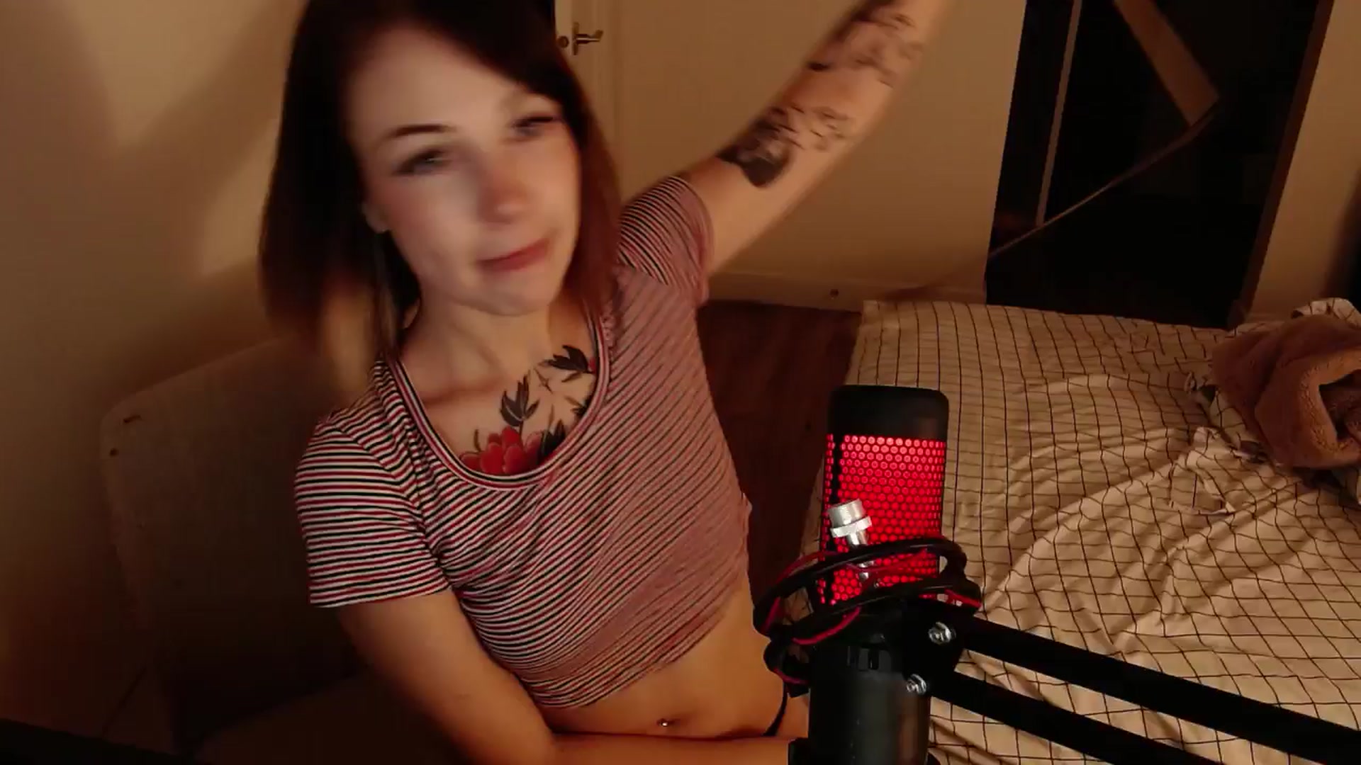 Gallery image thumbnail from cuteholly's myfreecams stream on, 05/08/2024, 04:20 image 3 of 20