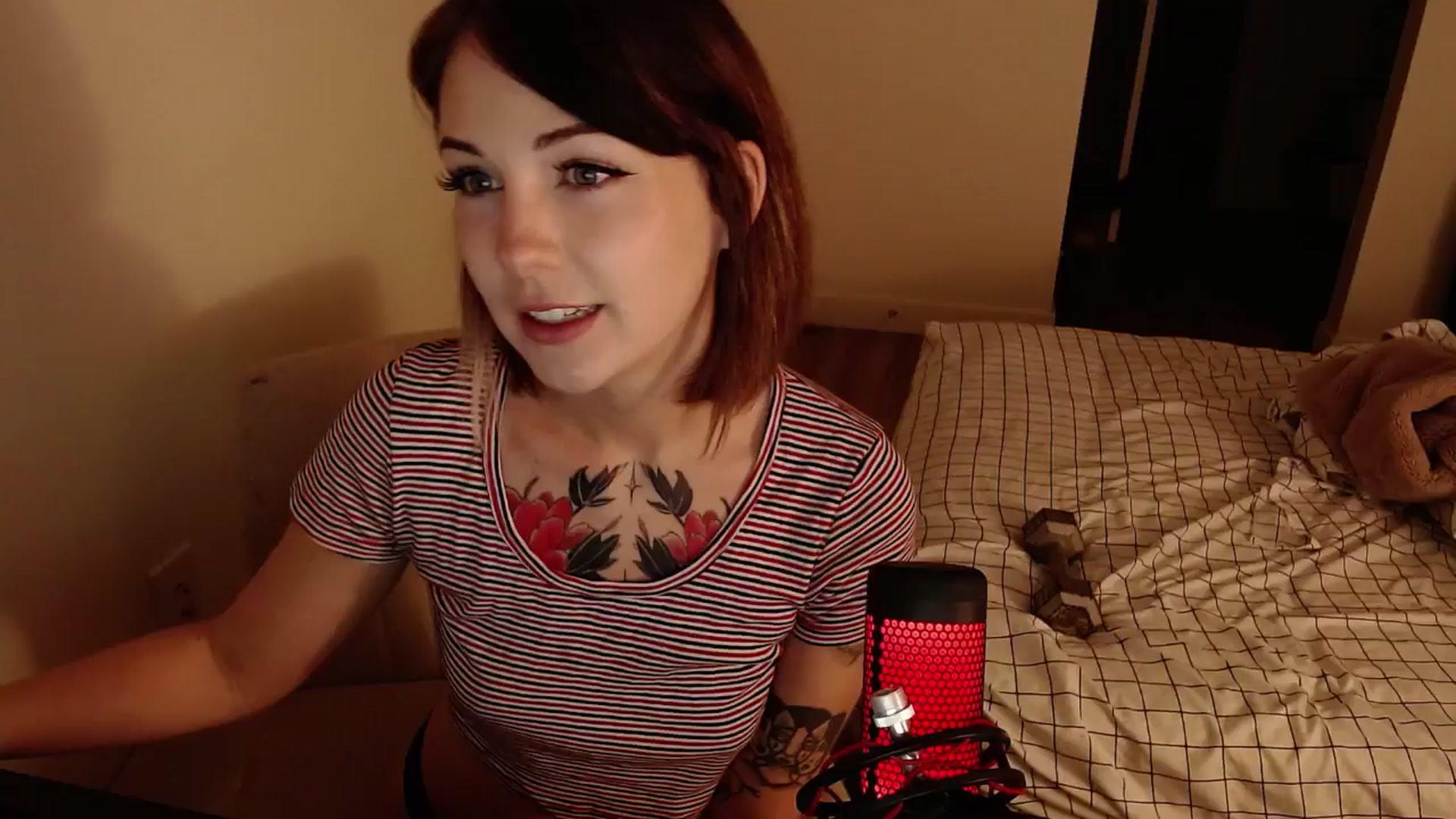 Gallery image thumbnail from cuteholly's myfreecams stream on, 05/08/2024, 04:20 image 1 of 20