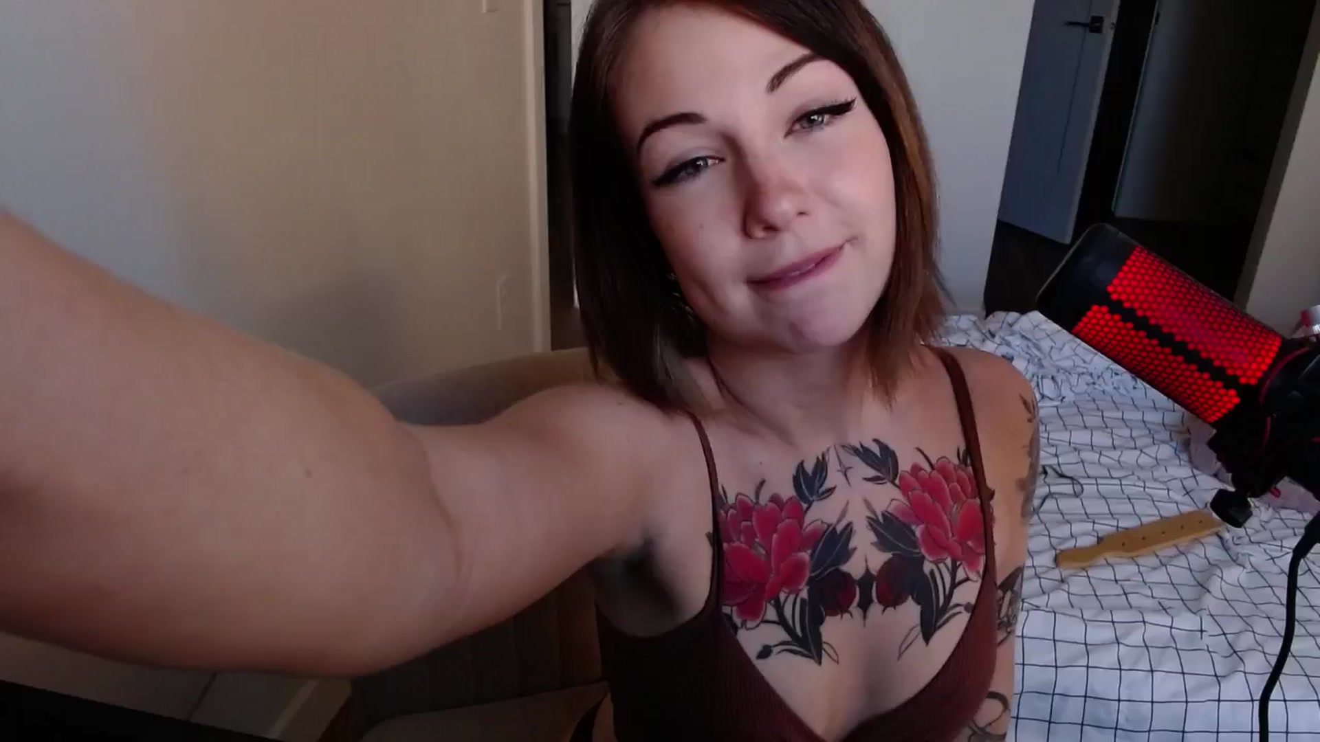 Gallery image thumbnail from cuteholly's myfreecams stream on, 05/09/2024, 20:16 image 5 of 20