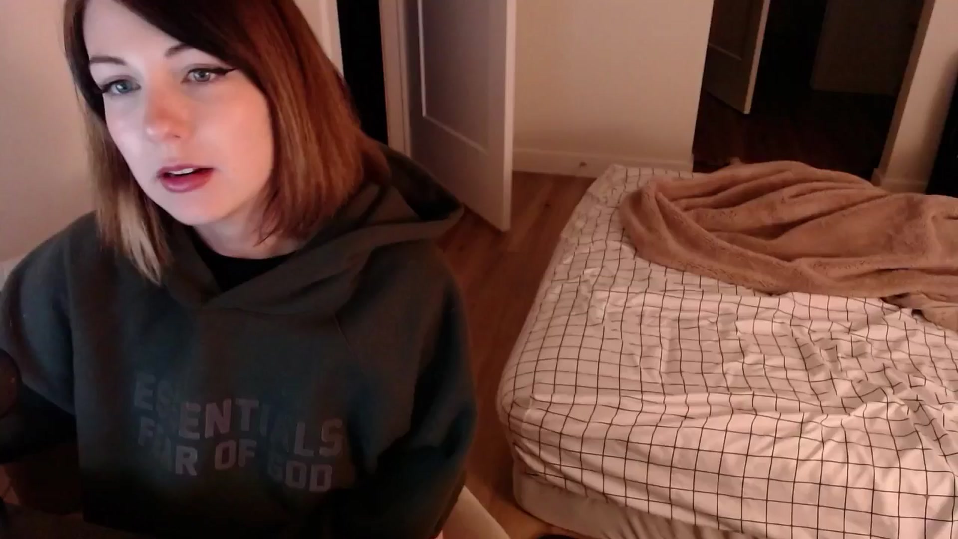 Gallery image thumbnail from cuteholly's myfreecams stream on, 05/16/2024, 05:44 image 3 of 20