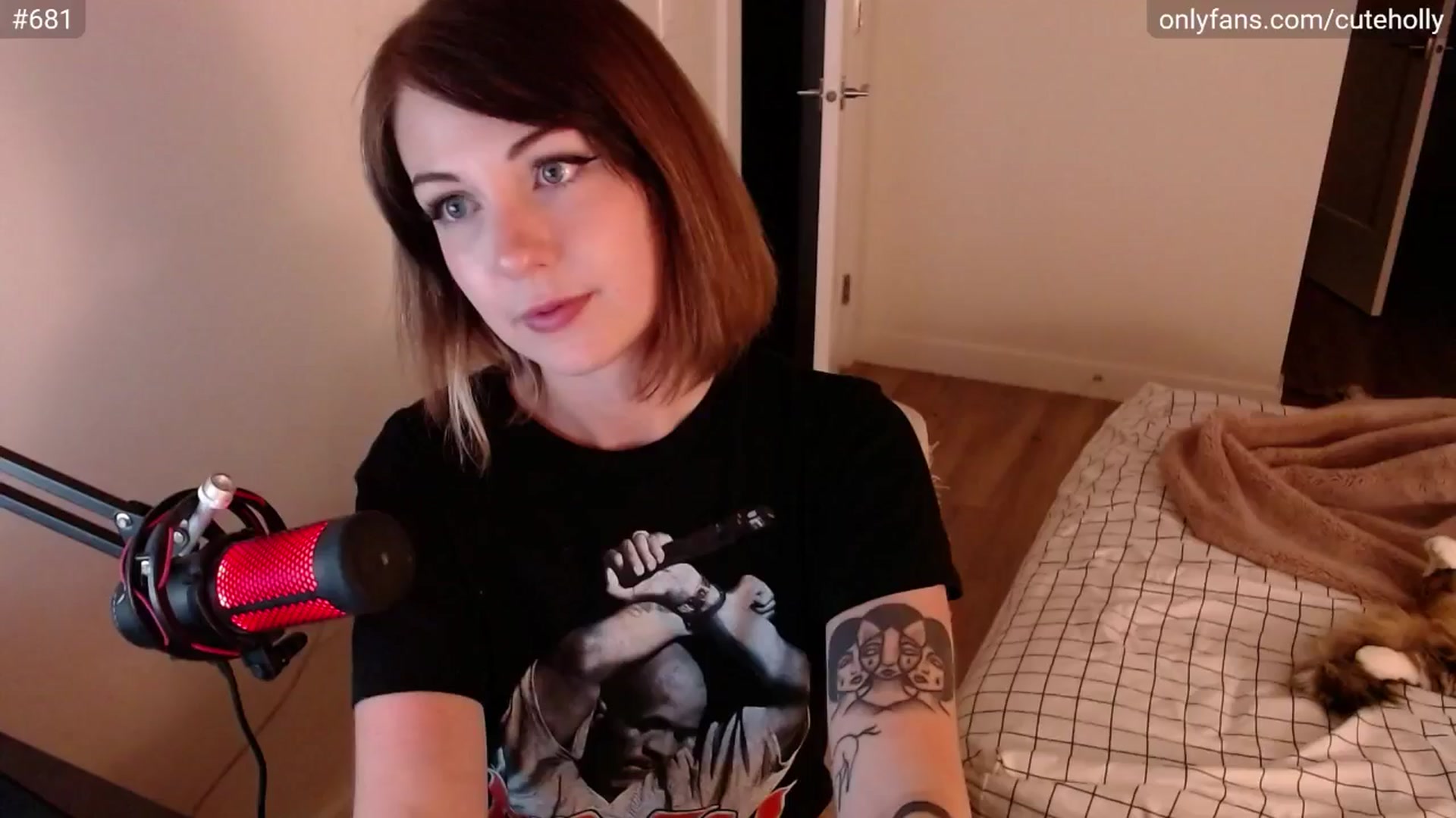 Gallery image thumbnail from cuteholly's myfreecams stream on, 05/16/2024, 05:44 image 16 of 20