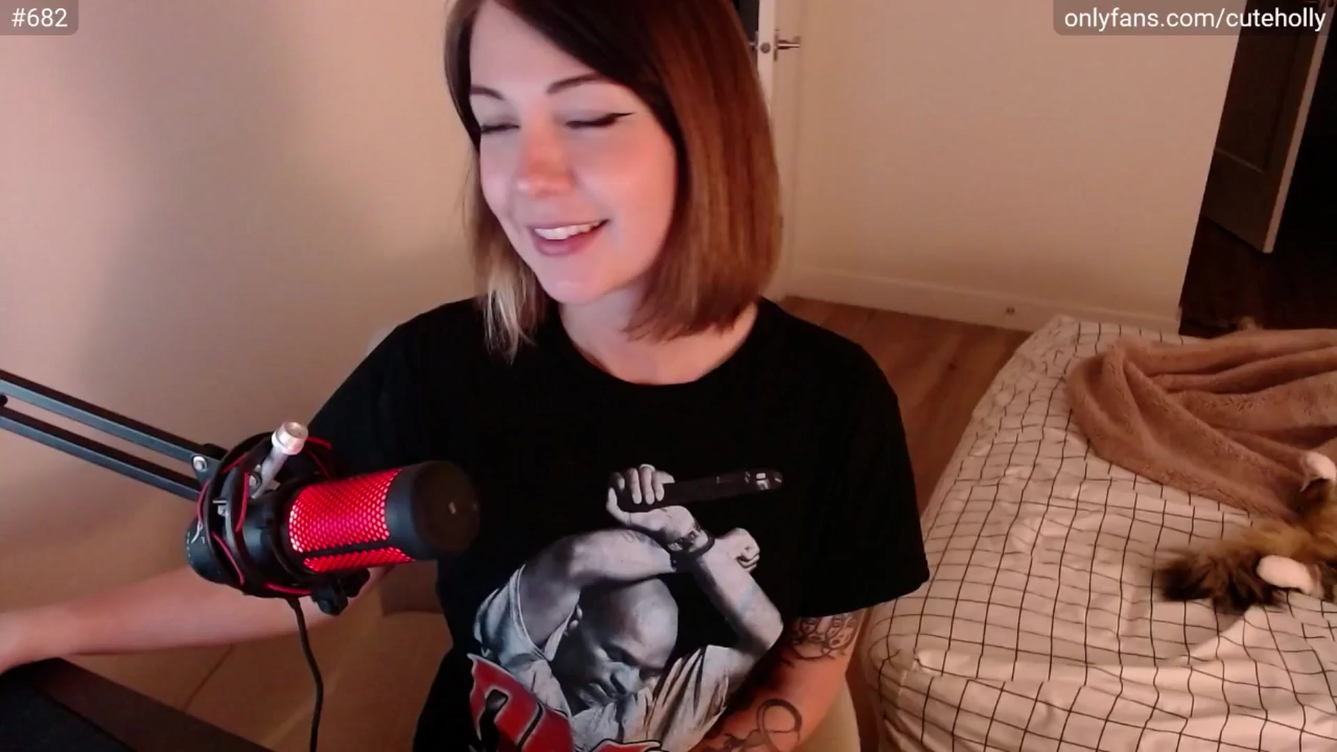 Gallery image thumbnail from cuteholly's myfreecams stream on, 05/16/2024, 05:44 image 18 of 20
