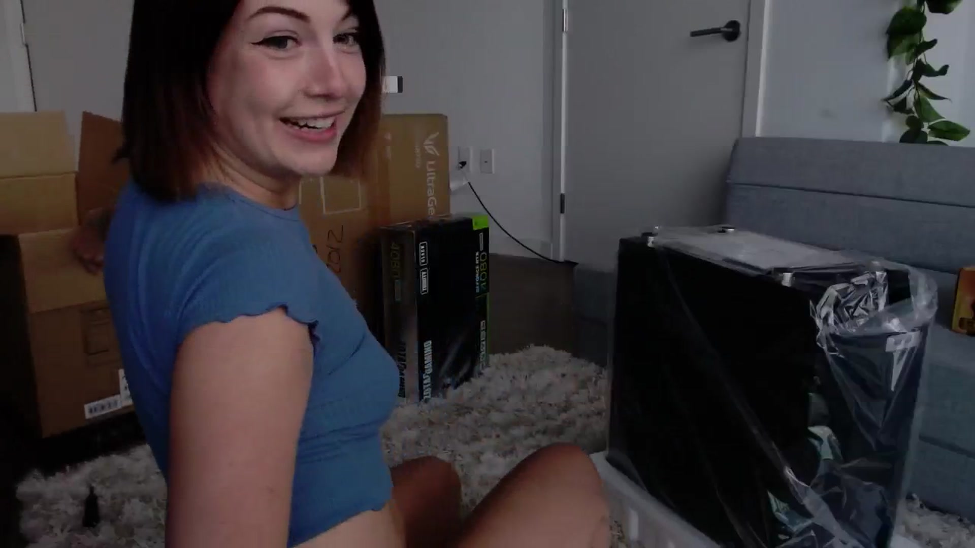 Gallery image thumbnail from cuteholly's myfreecams stream on, 05/28/2024, 20:46 image 4 of 20