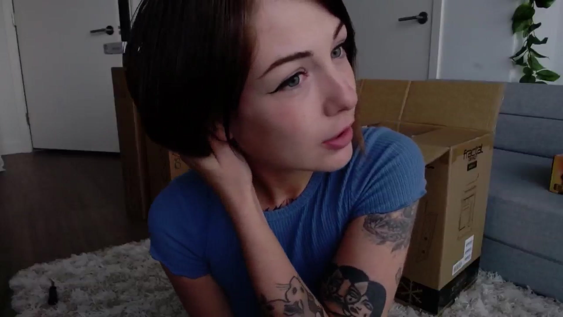 Gallery image thumbnail from cuteholly's myfreecams stream on, 05/28/2024, 20:46 image 3 of 20