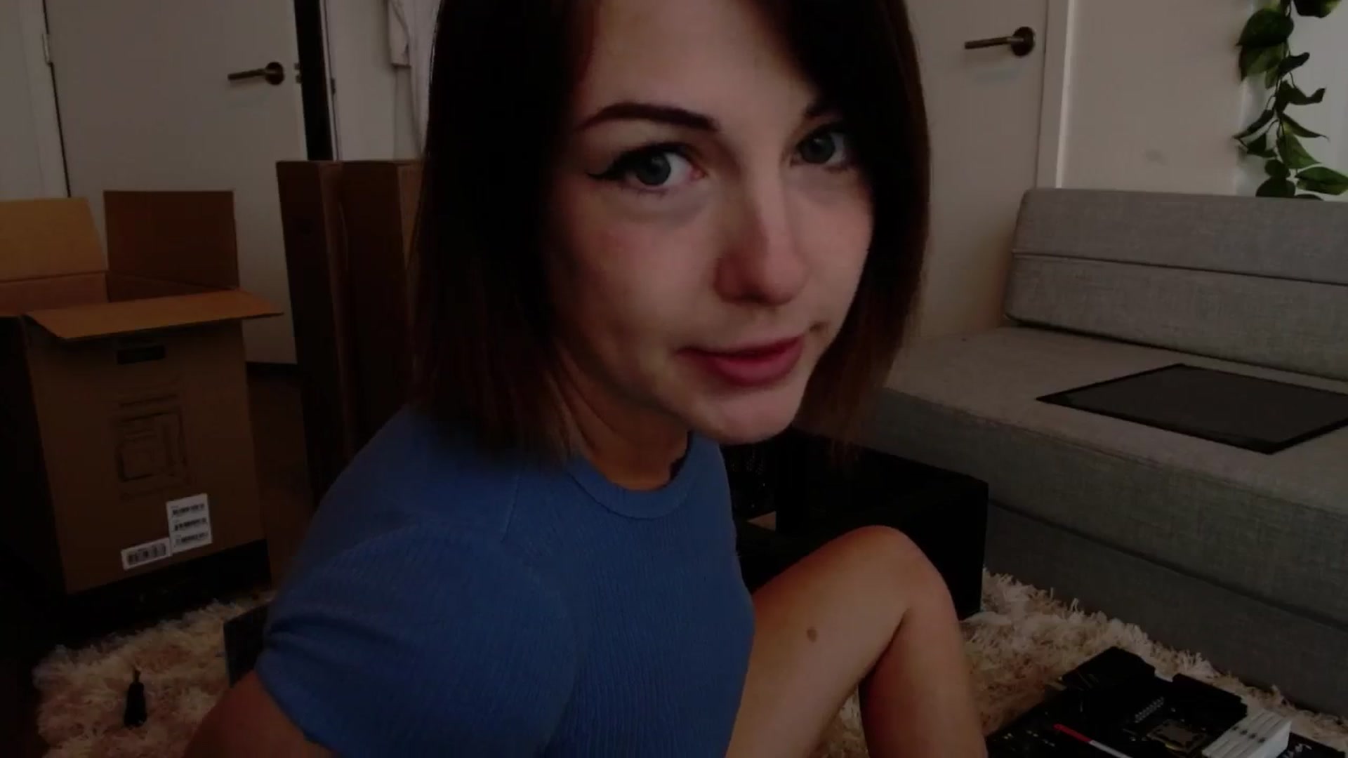 Gallery image thumbnail from cuteholly's myfreecams stream on, 05/28/2024, 21:32 image 11 of 20