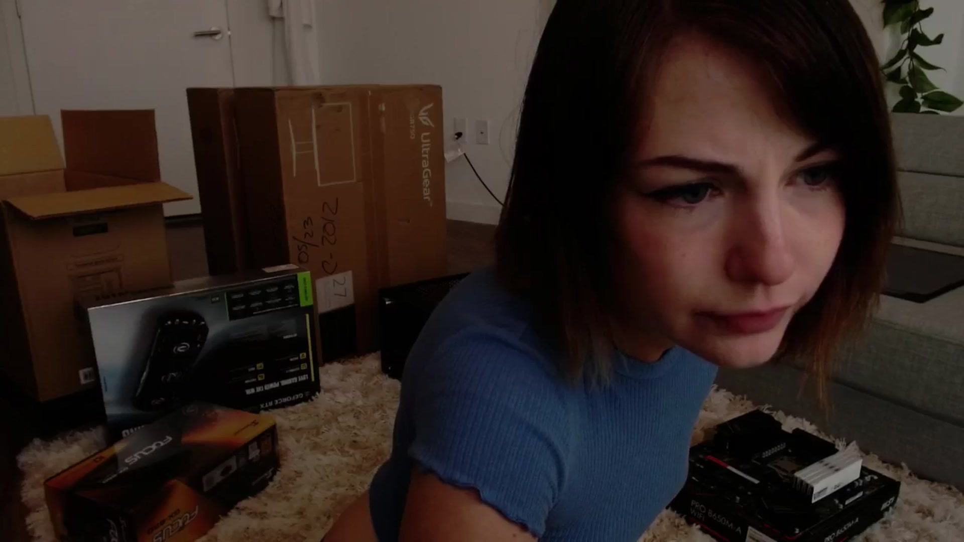 Gallery image thumbnail from cuteholly's myfreecams stream on, 05/28/2024, 22:40 image 5 of 20