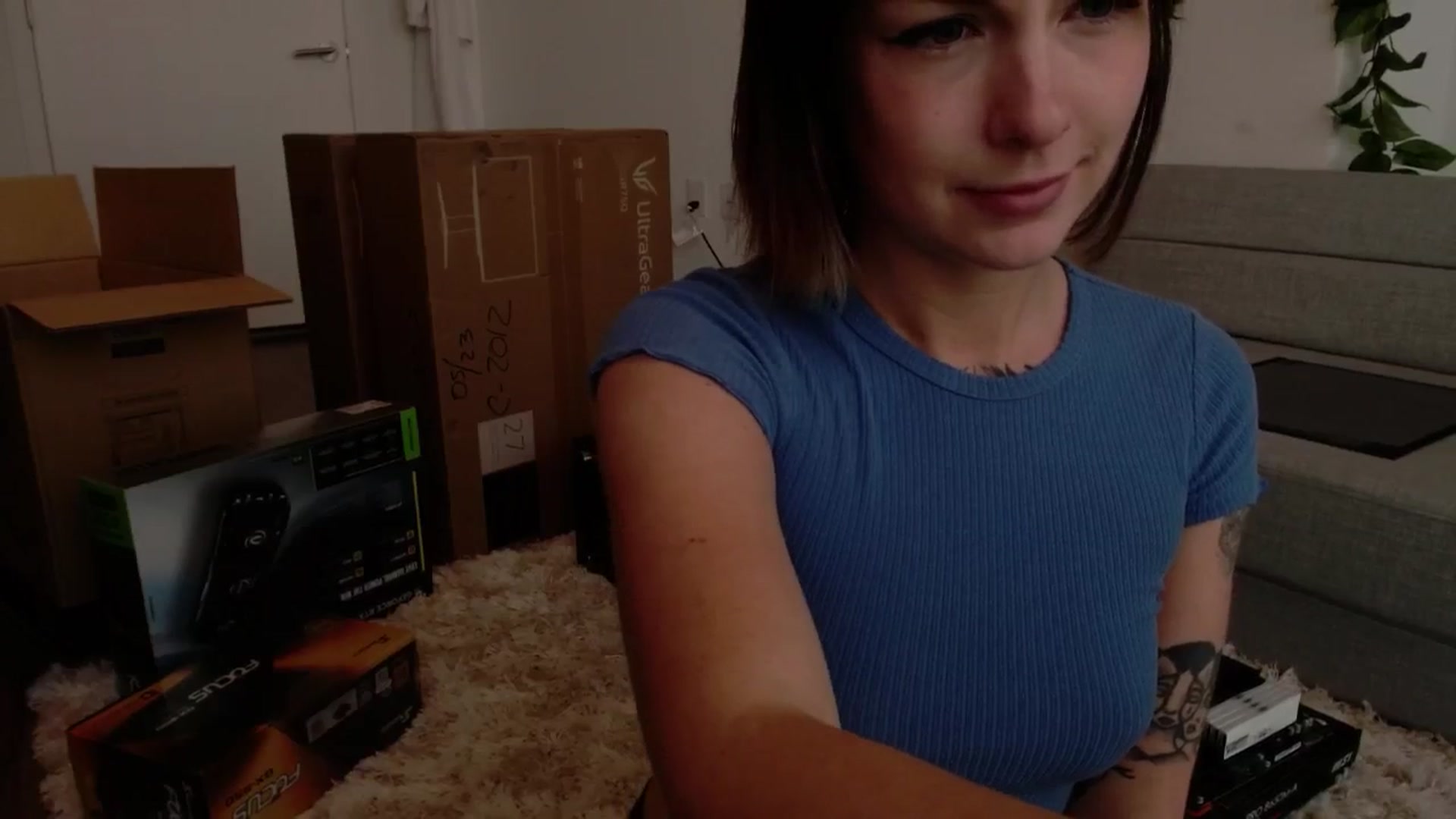 Gallery image thumbnail from cuteholly's myfreecams stream on, 05/28/2024, 22:40 image 2 of 20