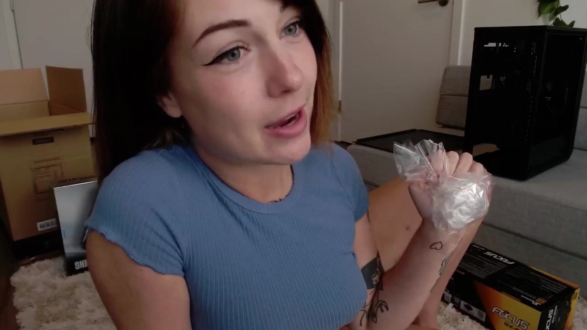 Gallery image thumbnail from cuteholly's myfreecams stream on, 05/28/2024, 22:40 image 10 of 20