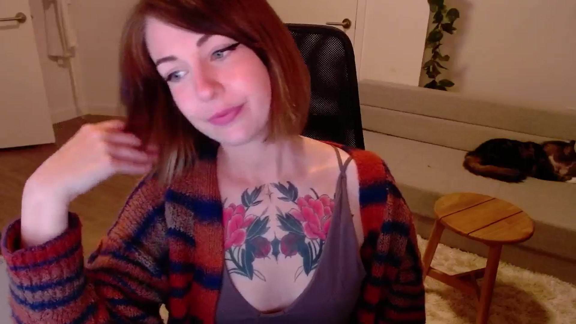 Gallery image thumbnail from cuteholly's myfreecams stream on, 06/20/2024, 01:58 image 16 of 20