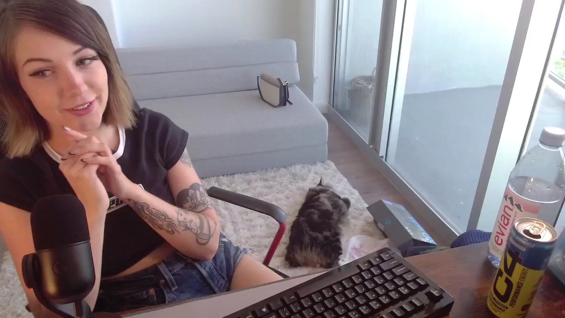Gallery image thumbnail from cuteholly's myfreecams stream on, 06/27/2024, 22:30 image 3 of 20