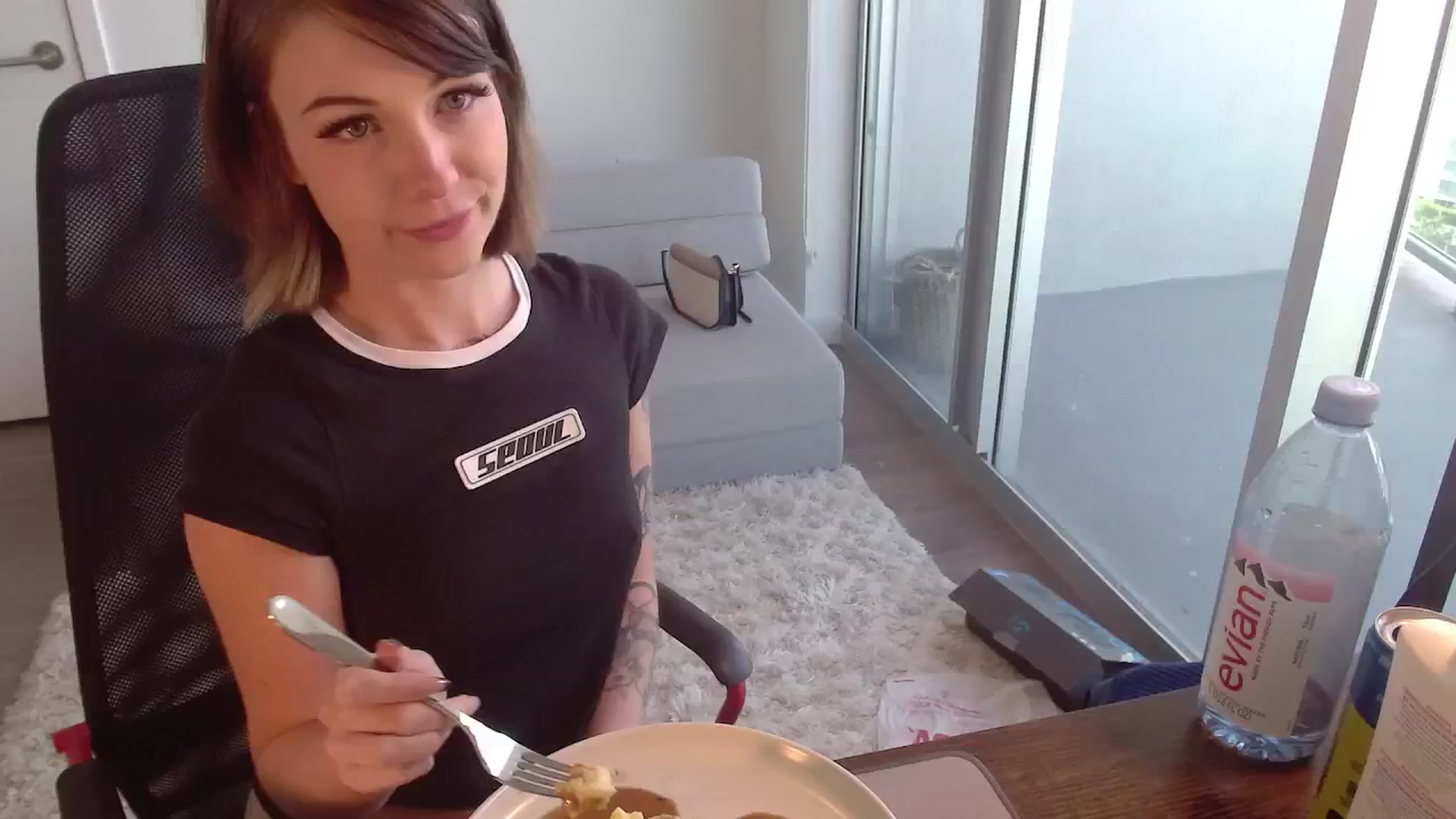 Gallery image thumbnail from cuteholly's myfreecams stream on, 06/28/2024, 24:13 image 2 of 20