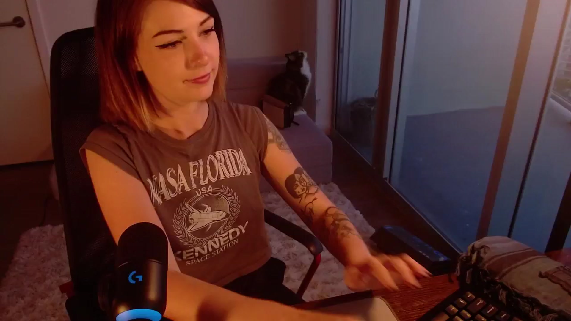 Gallery image thumbnail from cuteholly's myfreecams stream on, 06/29/2024, 24:26 image 1 of 20