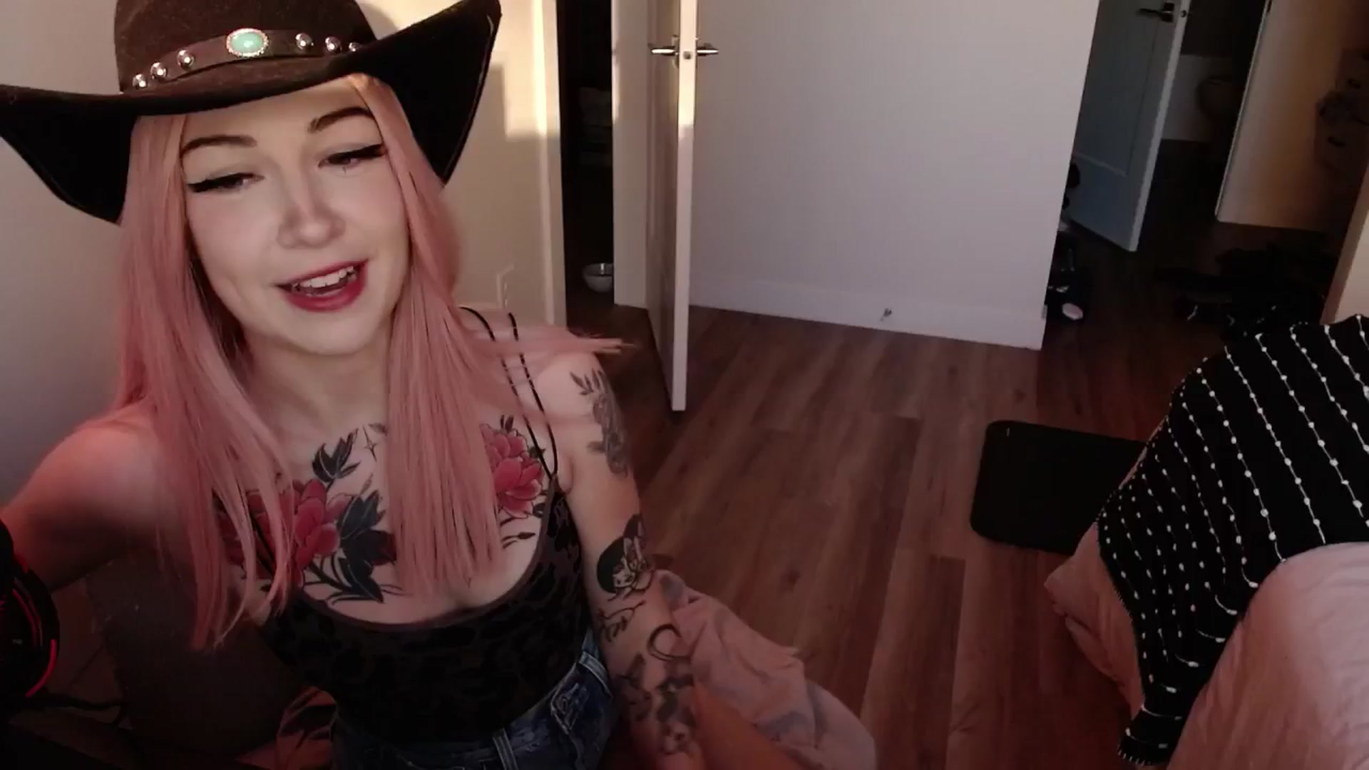 Gallery image thumbnail from cuteholly's myfreecams stream on, 07/08/2024, 04:13 image 1 of 20