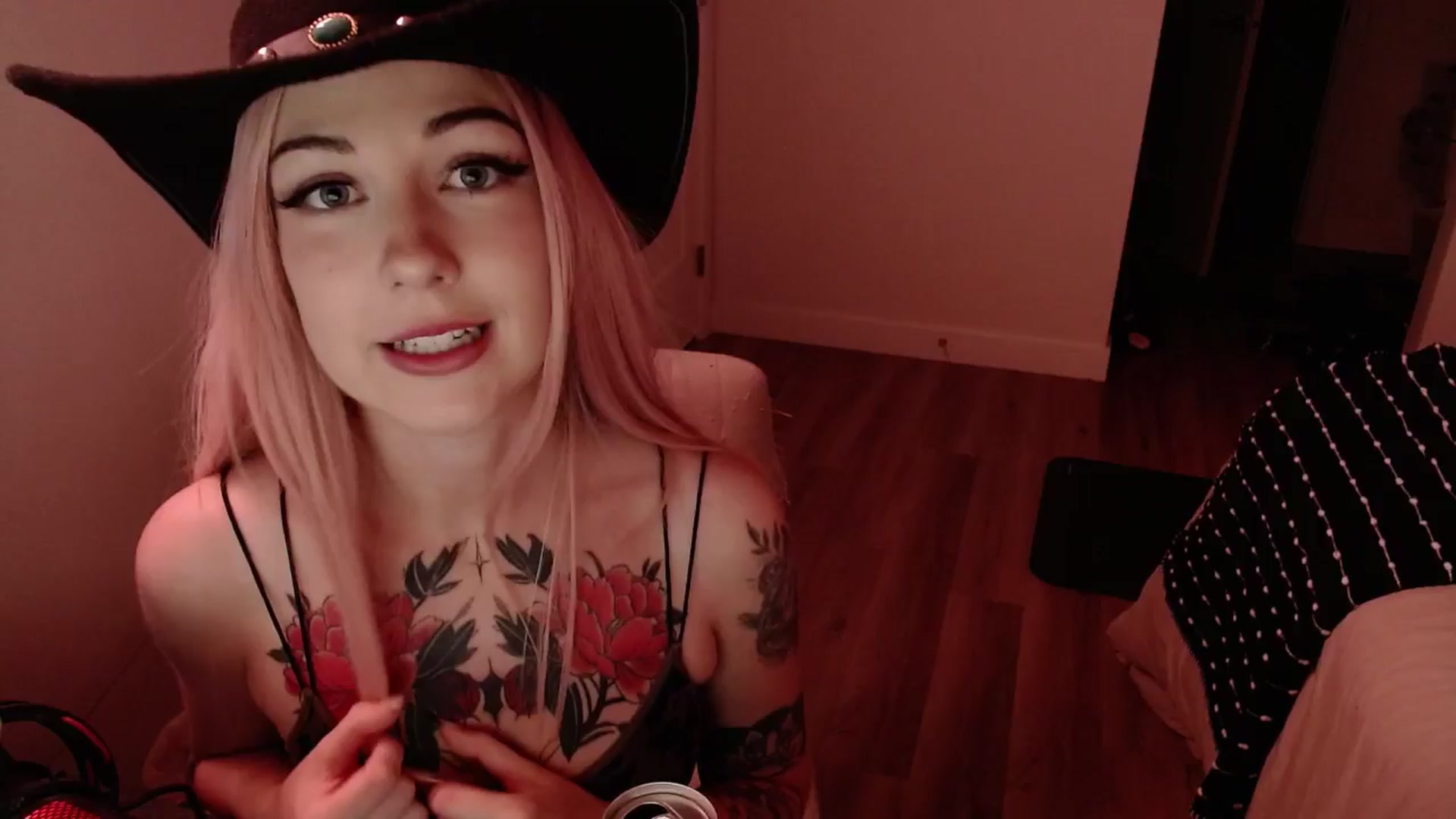 Gallery image thumbnail from cuteholly's myfreecams stream on, 07/08/2024, 06:27 image 4 of 20